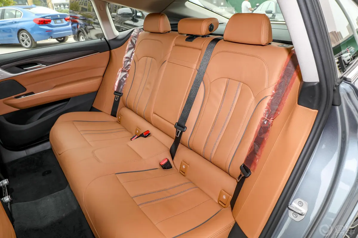 宝马6系GT630i 豪华设计套装后排座椅