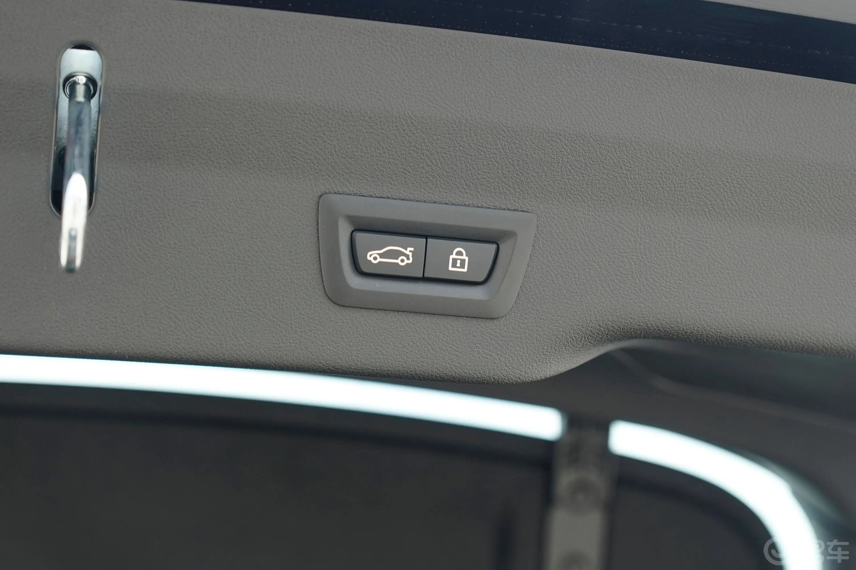 宝马6系GT630i M运动大旅行家版电动尾门按键（手动扶手）