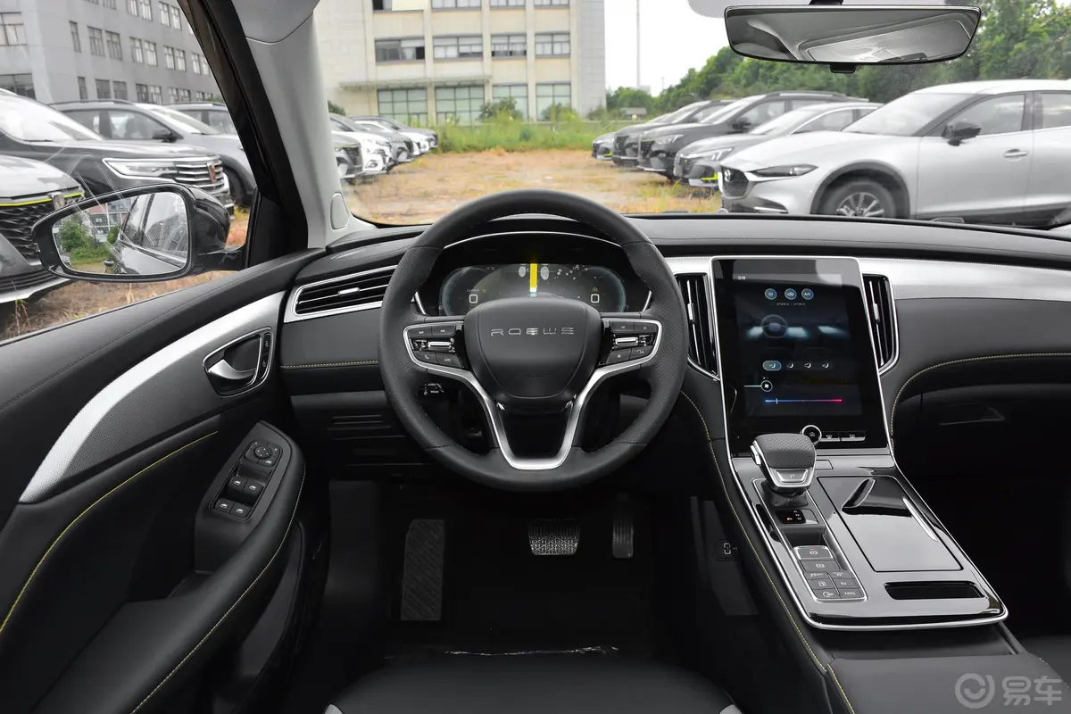 荣威ei6 MAX 插电混动1.5T PHEV爽酷天幕版驾驶位区域