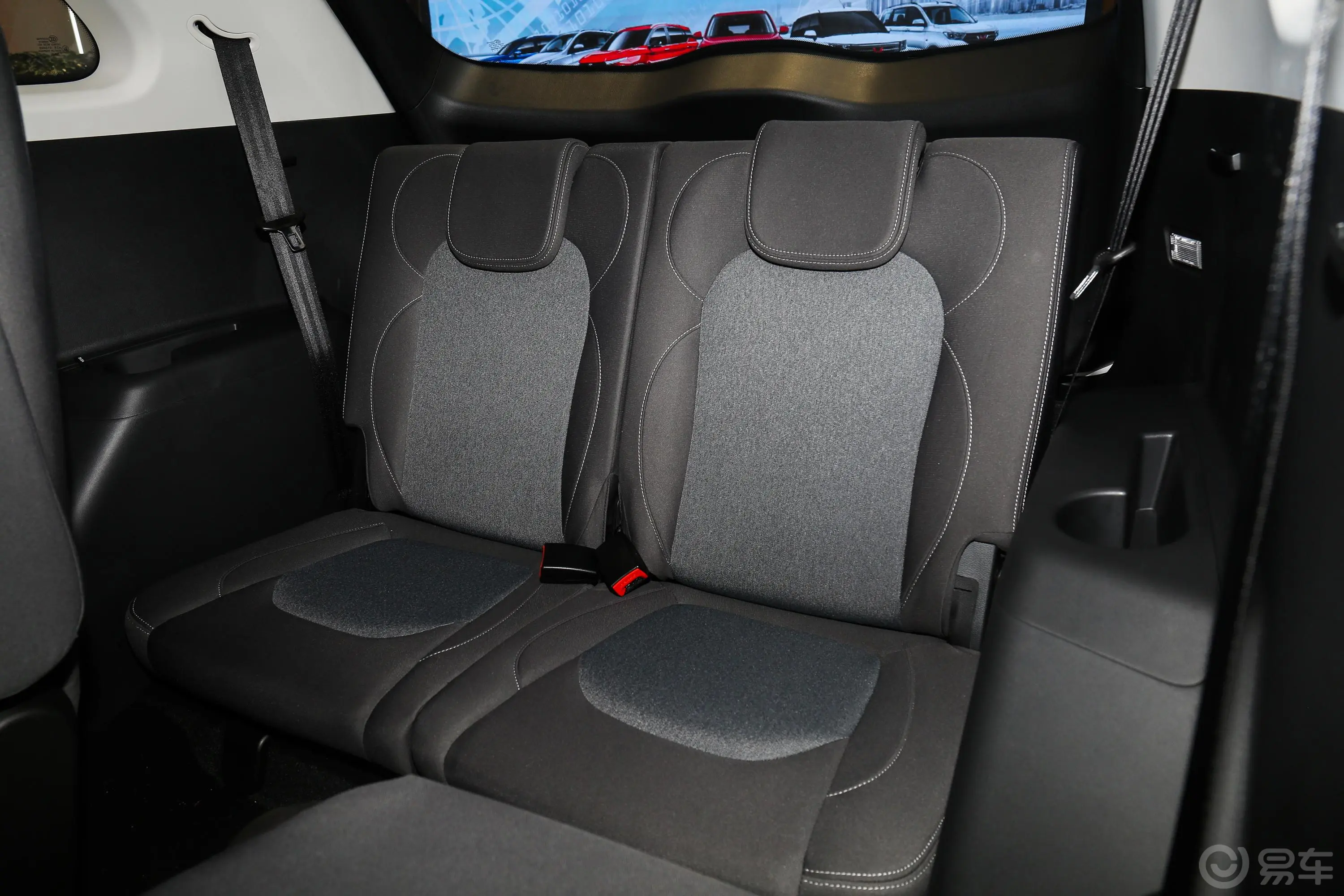 宝骏530全球车周年纪念版 1.5T 手动 舒适型 6座空间
