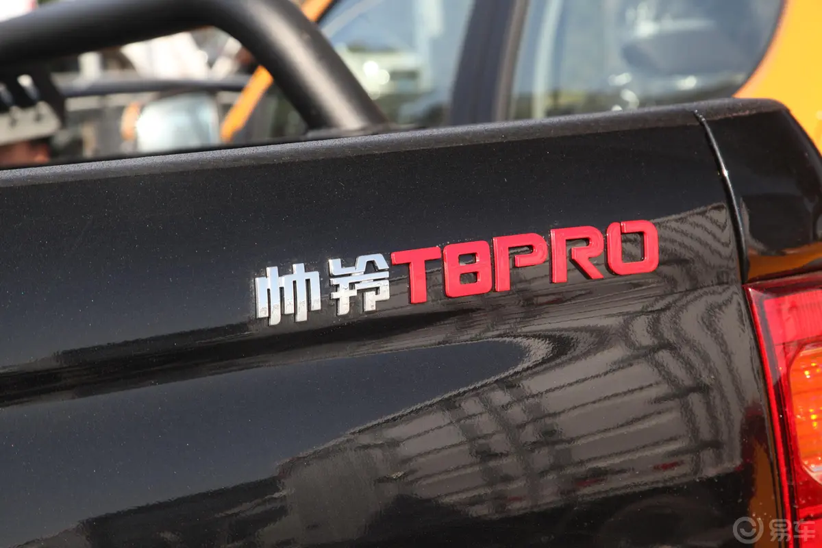 江淮T8PRO 大双 2.0T 手动 四驱 锐尚版 柴油外观细节