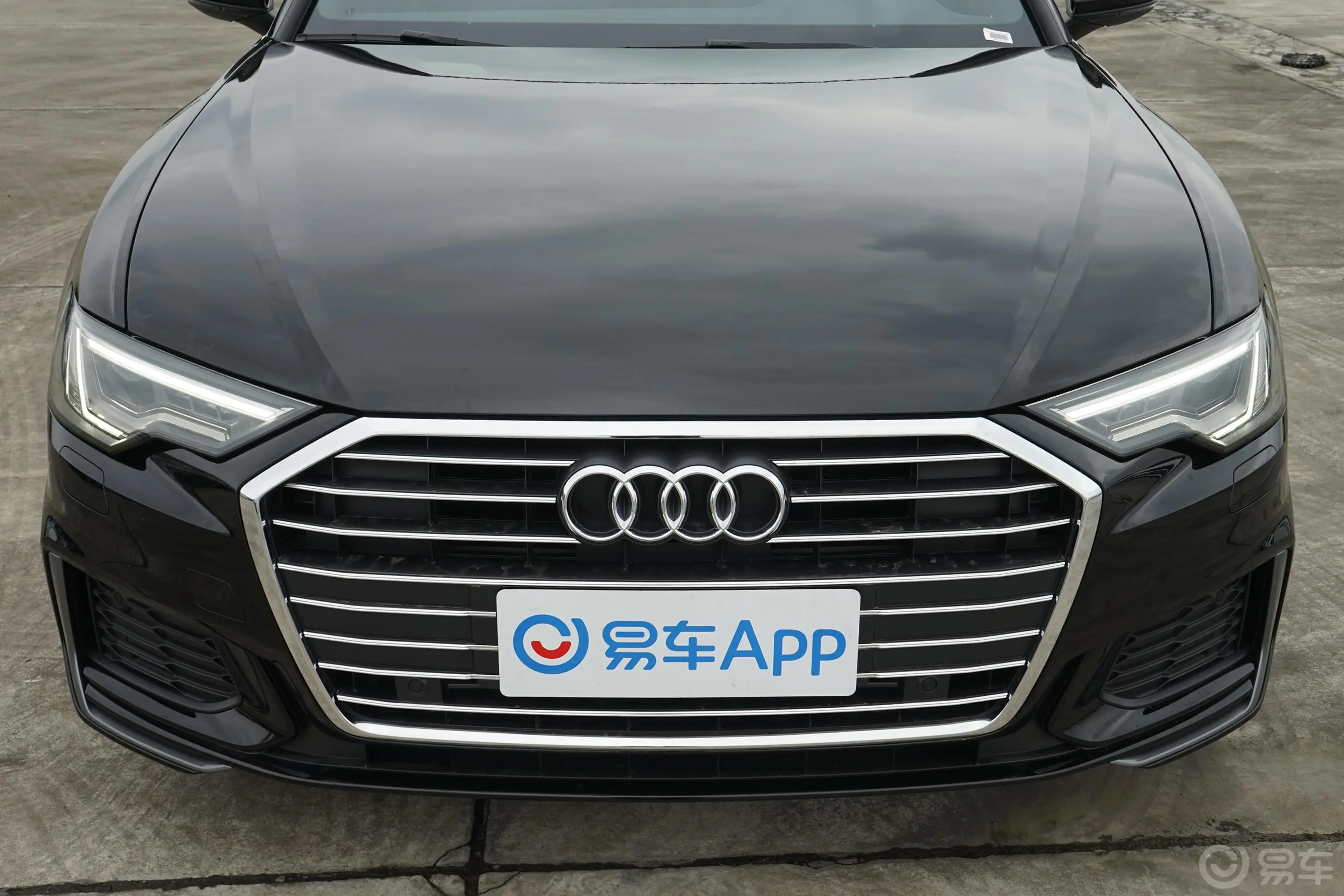 奥迪A6L40 TFSI 豪华动感型外观