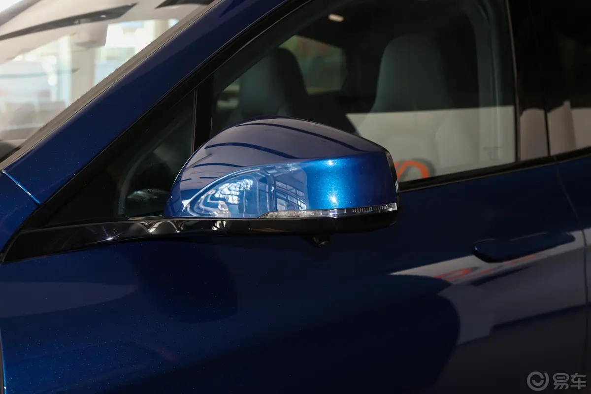 赛力斯SF5四驱 高性能运动版主驾驶后视镜背面