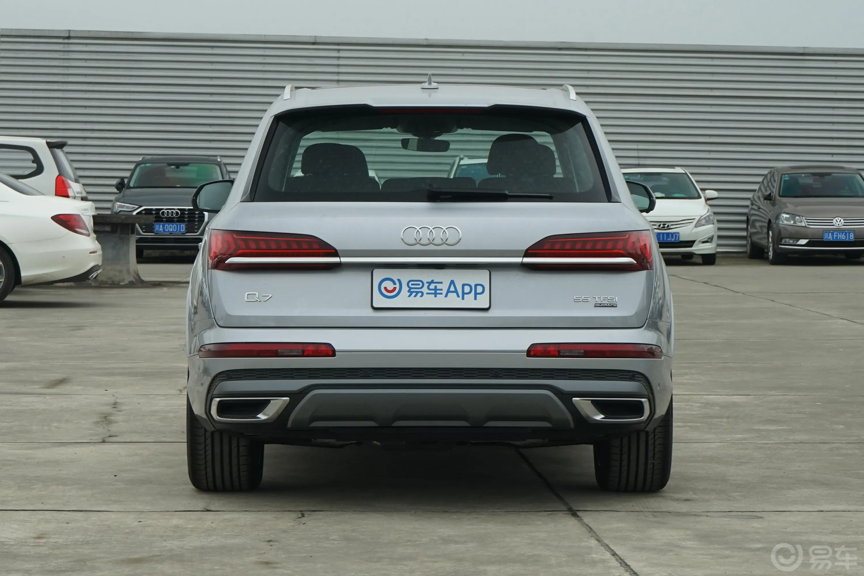 奥迪Q755 TFSI quattro S line 运动型外观