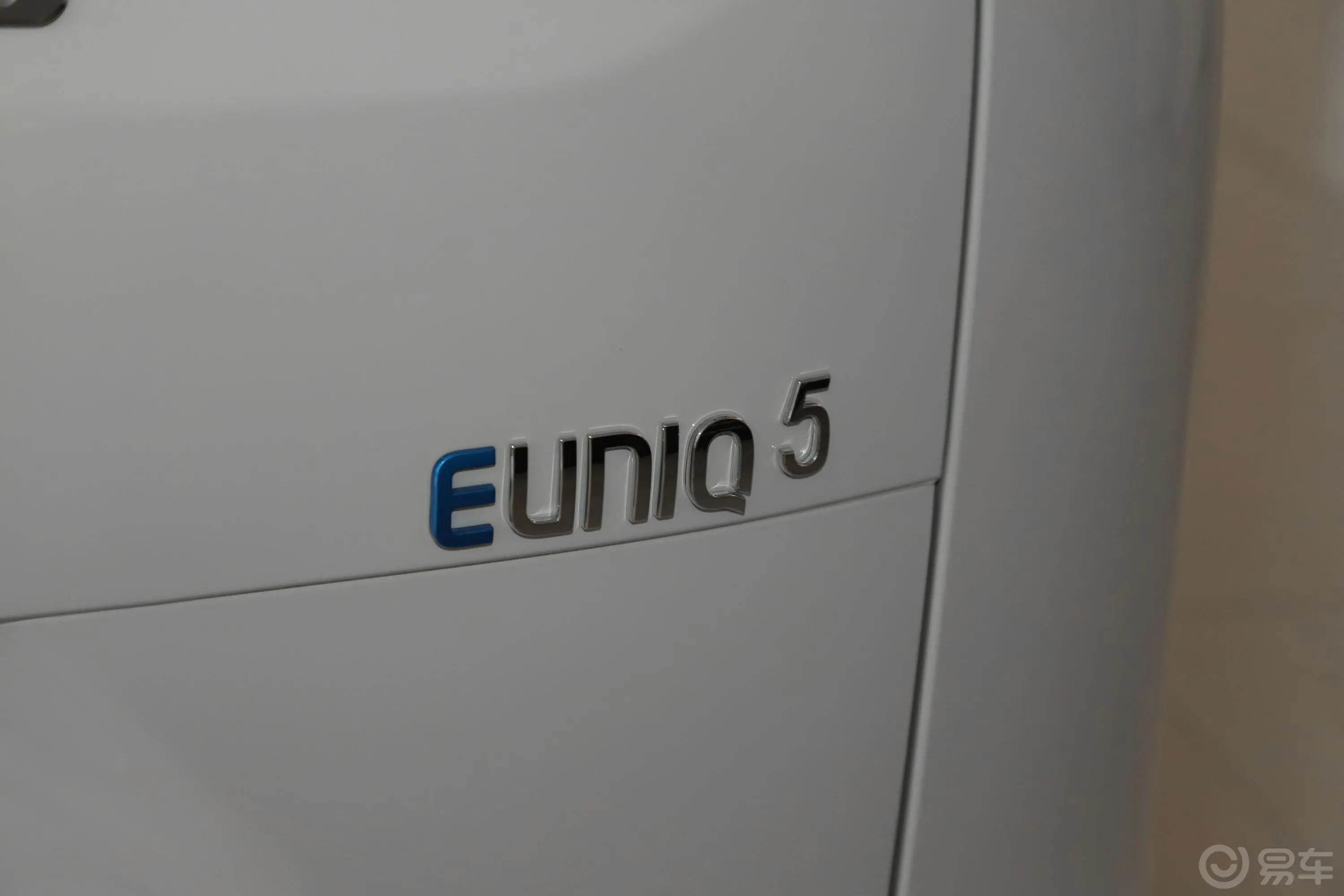 EUNIQ 5 纯电动大电量 旗舰版 7座外观