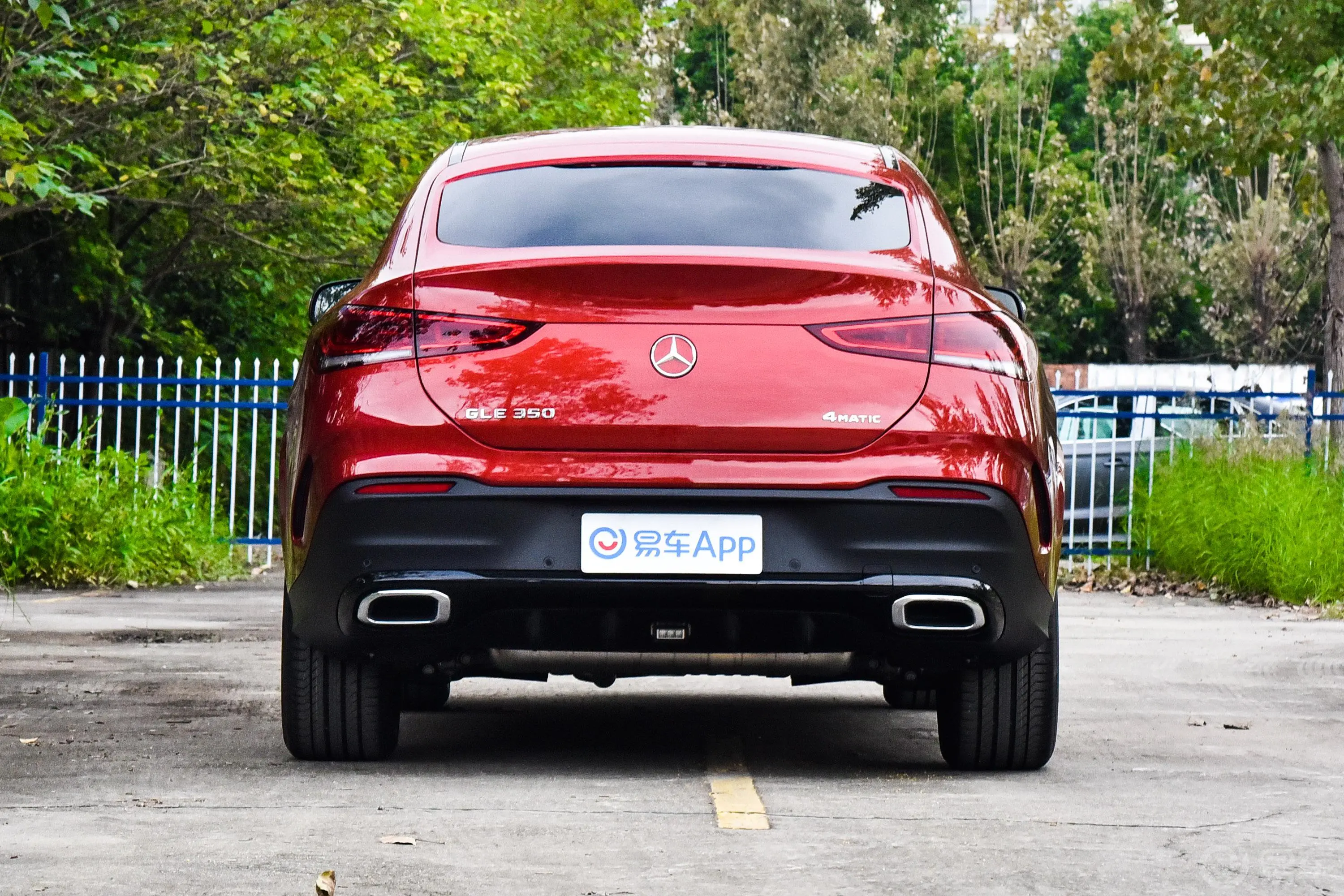 奔驰GLE轿跑GLE 350 4MATIC 轿跑SUV 豪华型正后水平