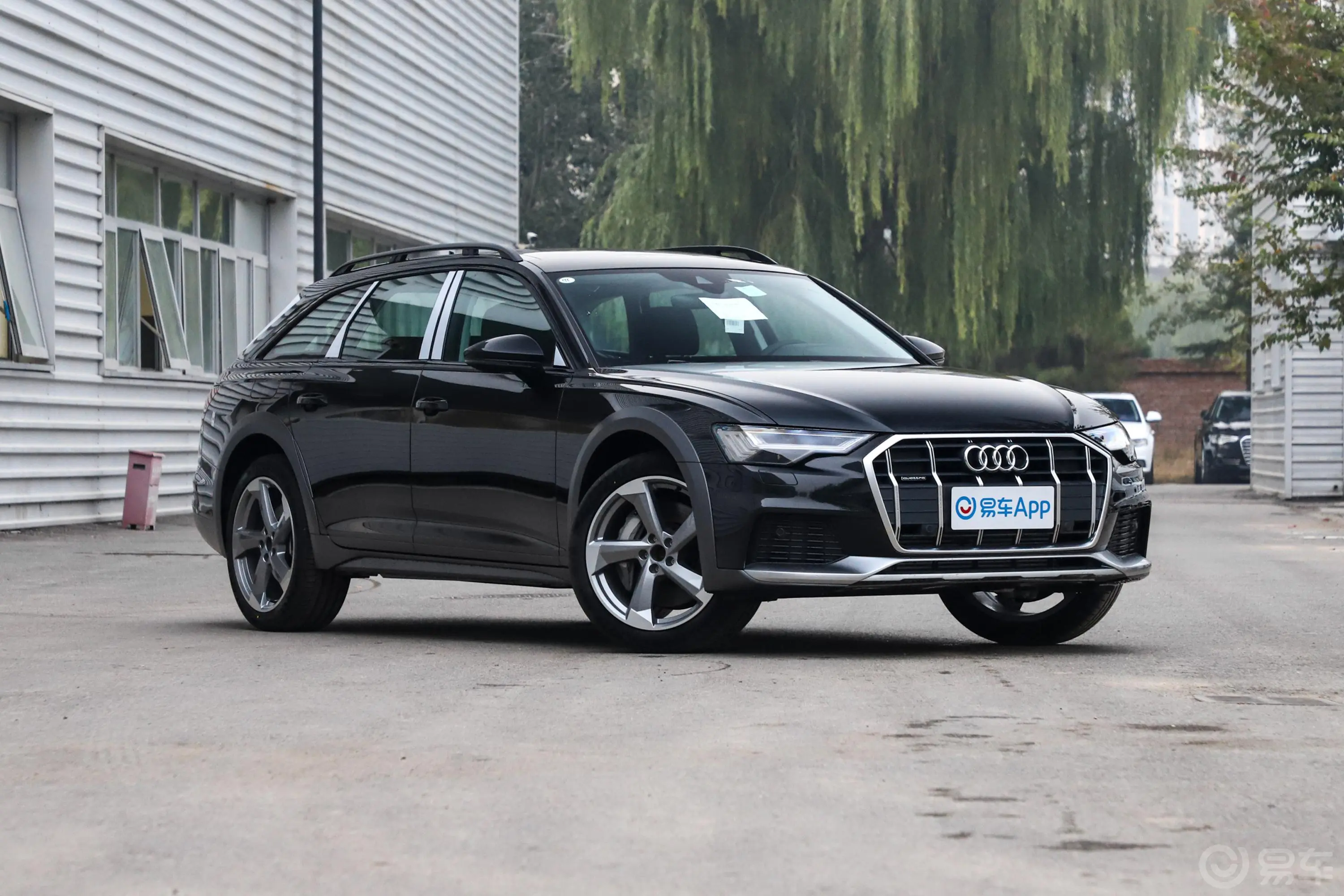 奥迪A6Allroad quattro 探索家 55 TFSI 尊享越野型侧前45度车头向右水平