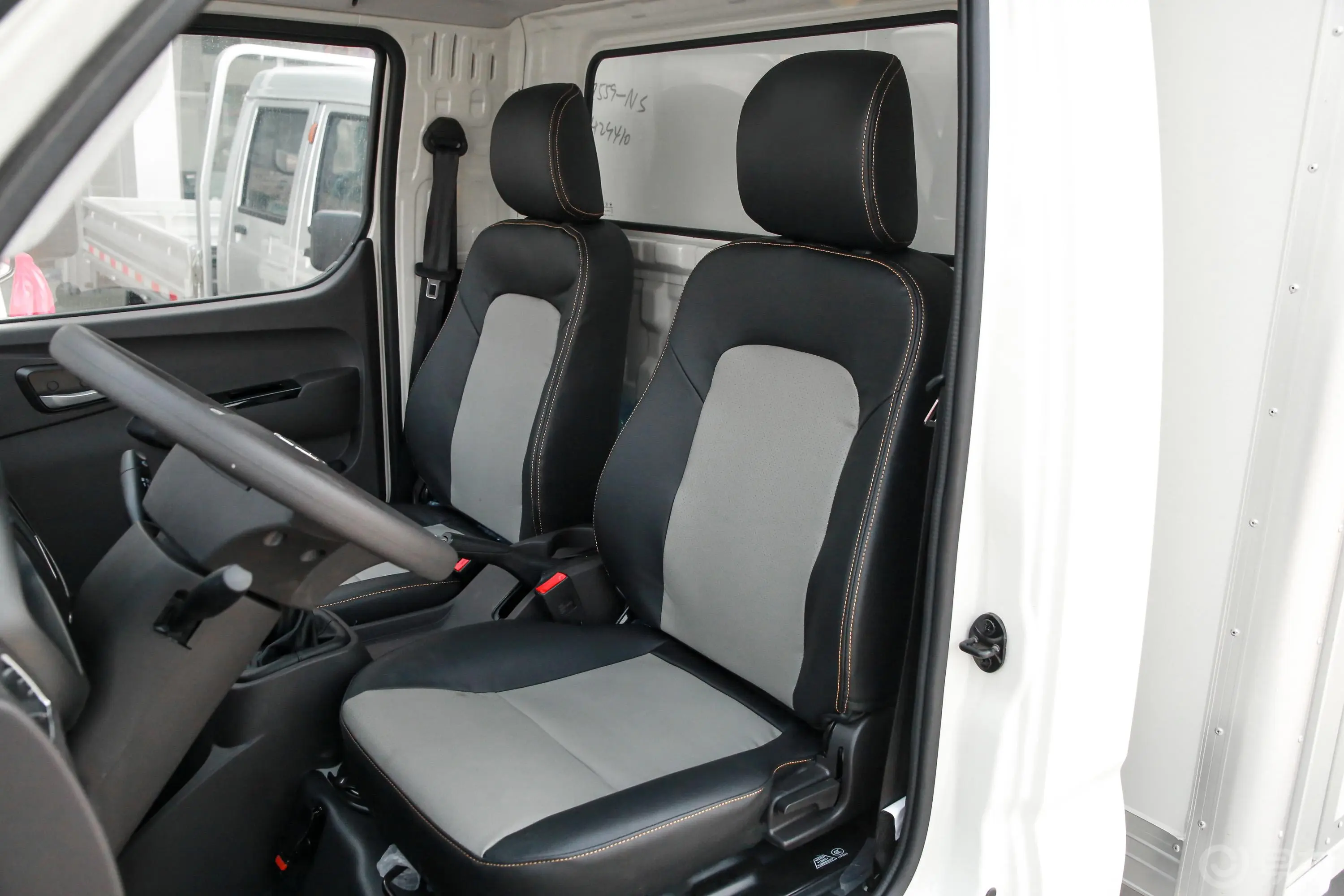 祥菱MM1 厢式 1.6L 手动 单排翼开启驾驶员座椅