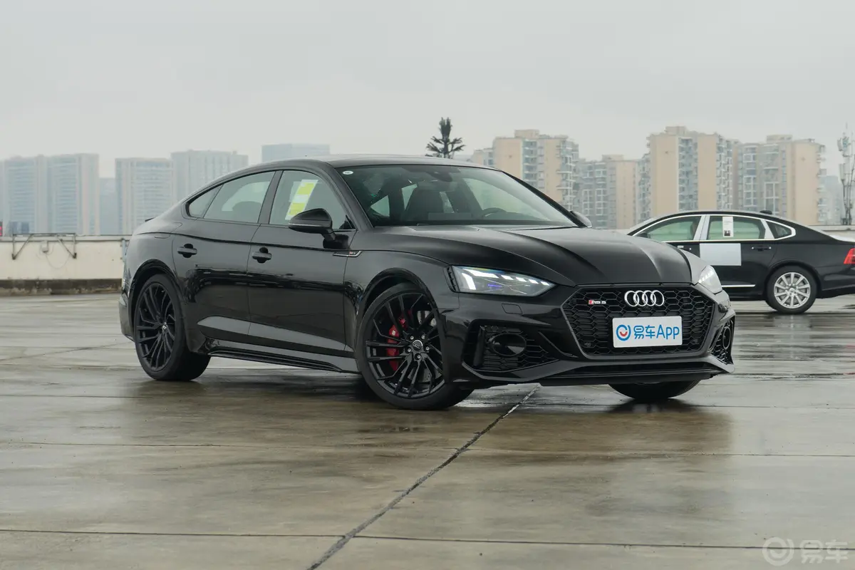 奥迪RS 52.9T Sportback 黑曜版外观