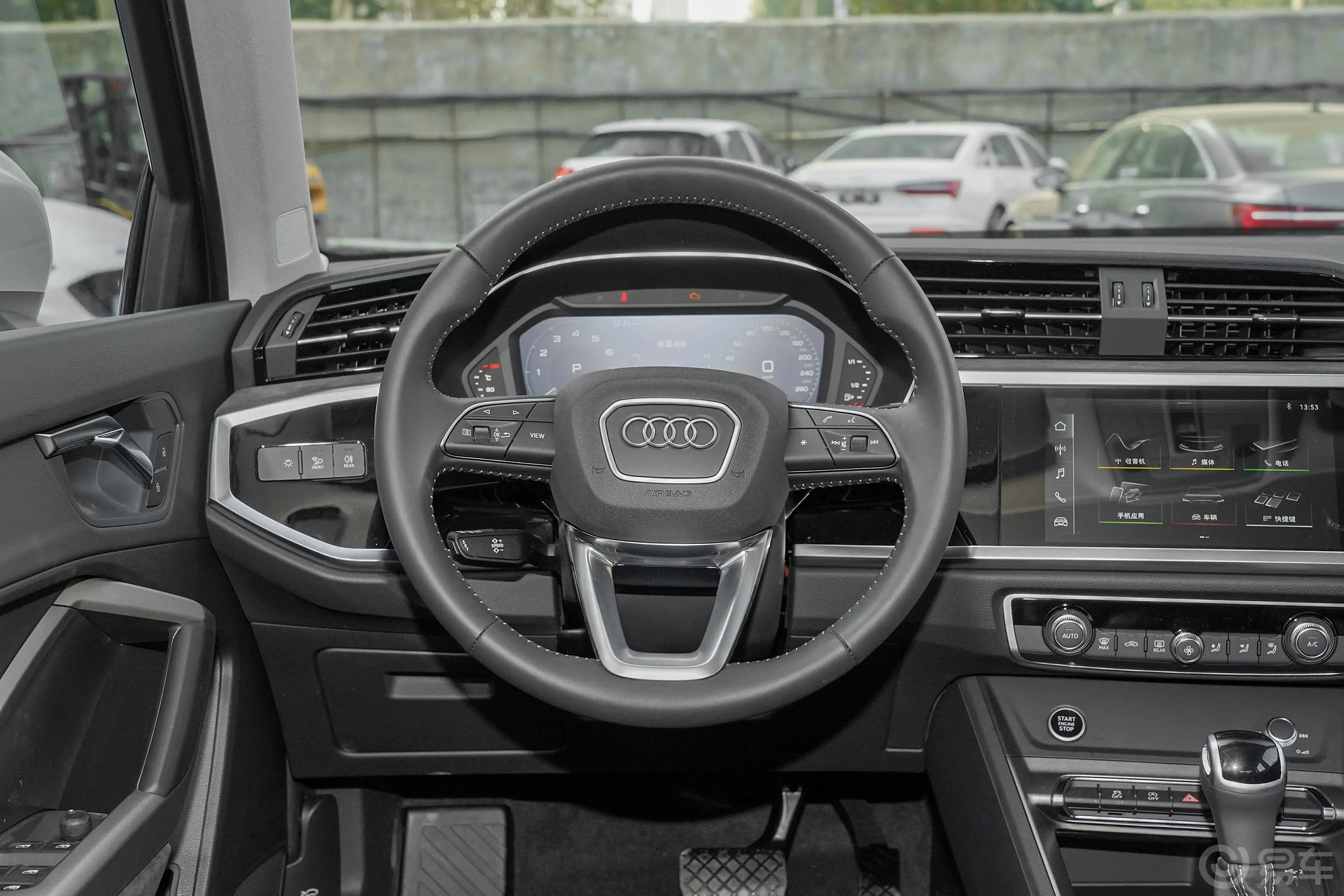 奥迪Q335 TFSI 进取动感型方向盘