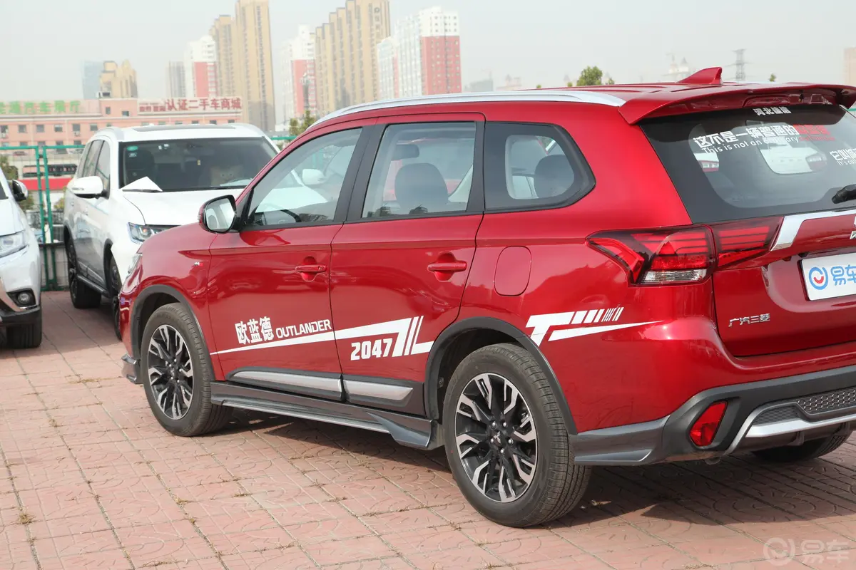 欧蓝德2.0L CVT 两驱 畅享·运动版 5座外观