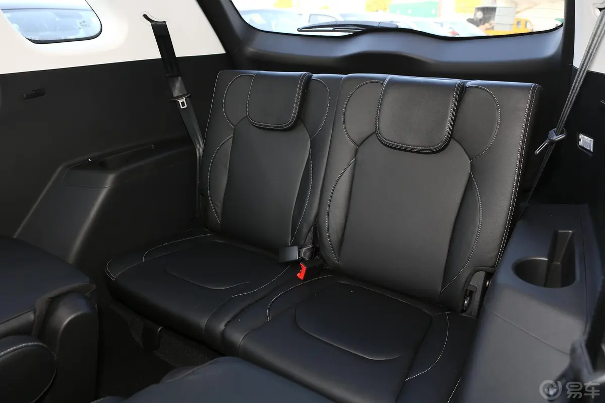 宝骏530全球车周年纪念版 1.5T 手动 豪华型 6座后排座椅