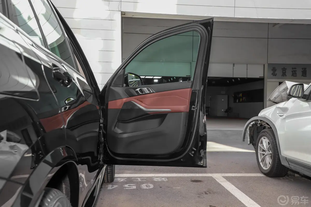 宝马X5(进口)xDrive30i M运动套装副驾驶员车门
