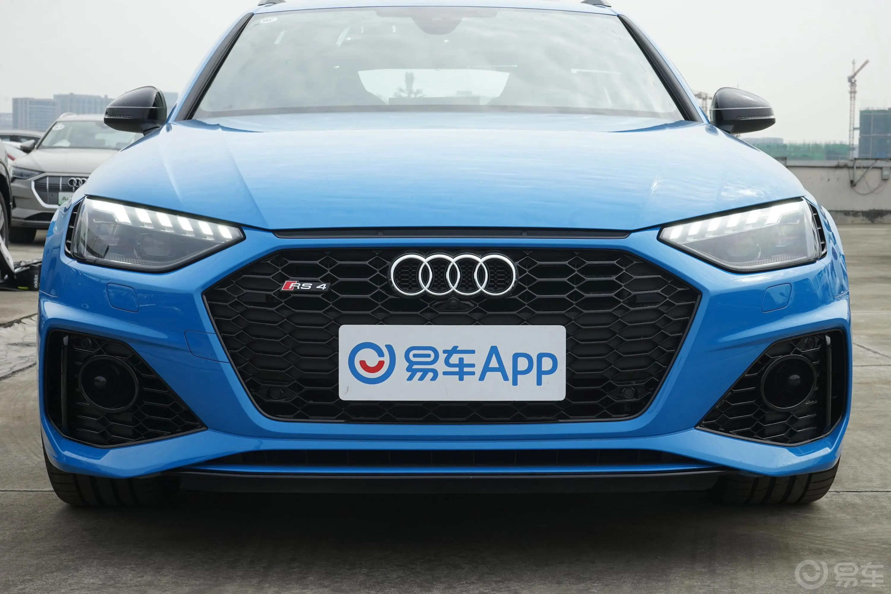 奥迪RS 42.9T Avant 黑曜版外观