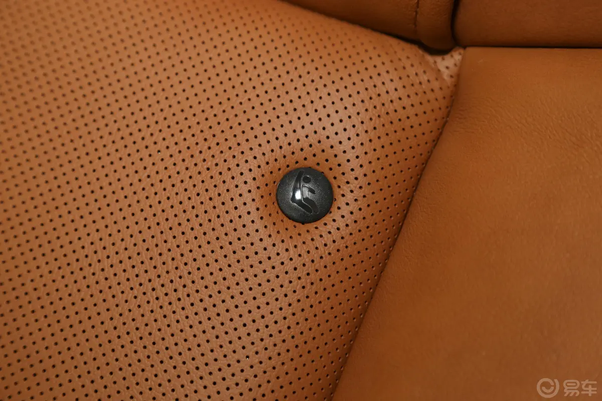 凯迪拉克XT428T 四驱 铂金版儿童座椅接口
