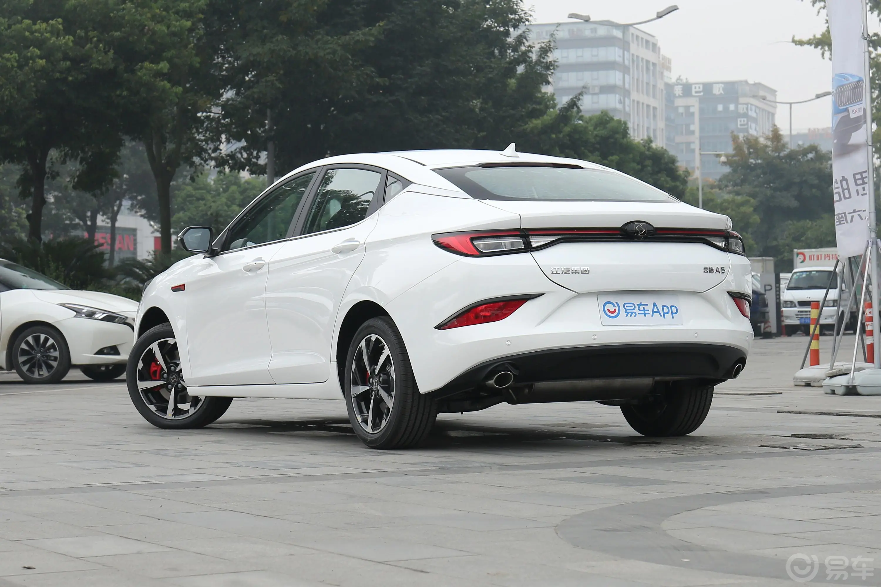 思皓A51.5T CVT尊贵智联型外观