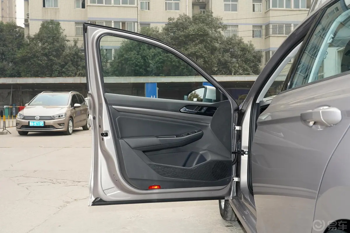 宝来1.5L 自动舒适智联版驾驶员侧前车门