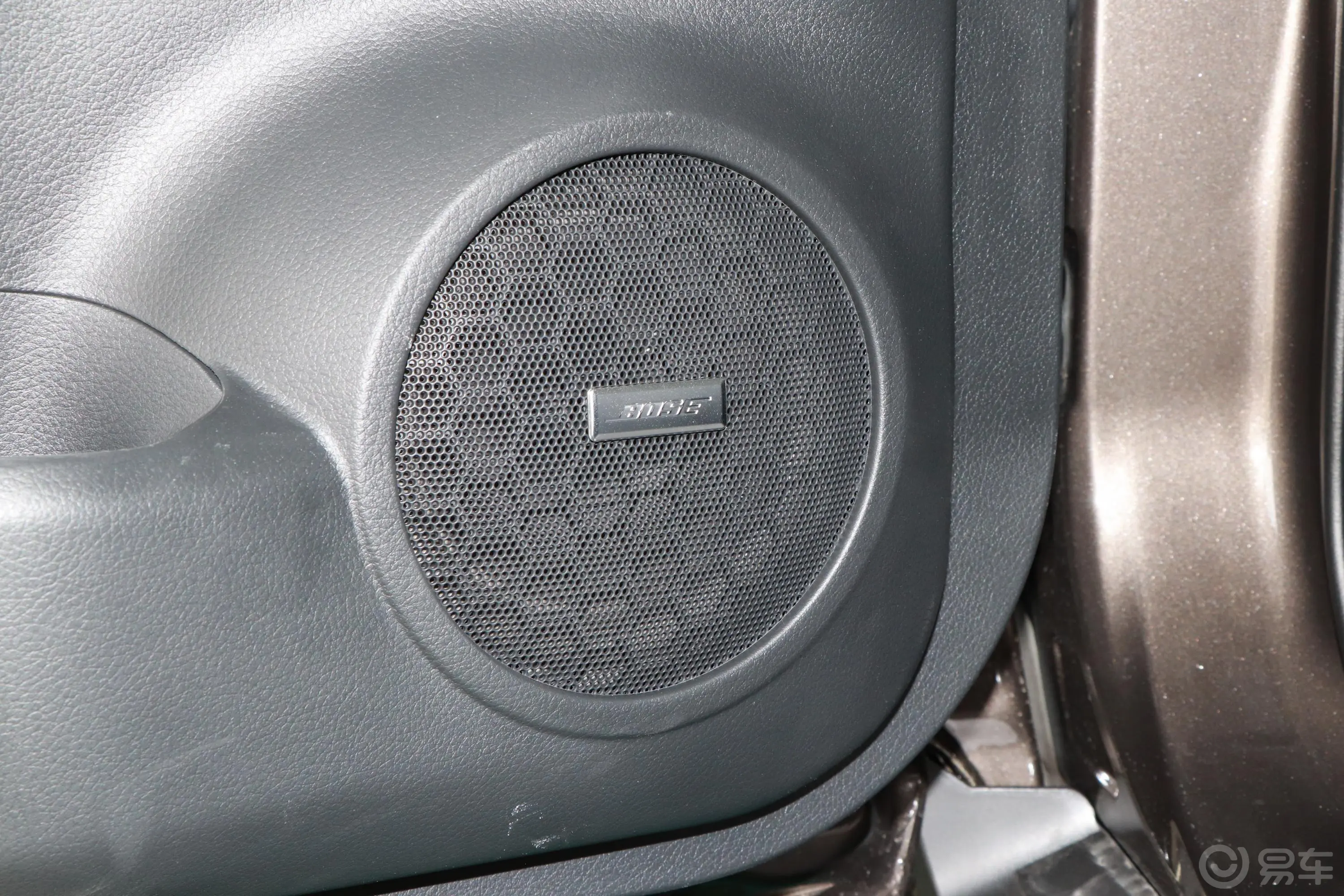 奇骏2.5L CVT 四驱 豪华纪念版 5座音响和品牌