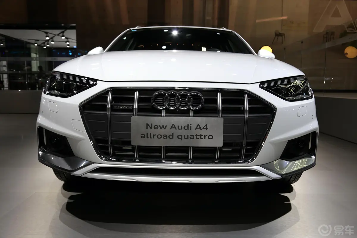 奥迪A4(进口)45TFSI allroad quattro 探索家版外观