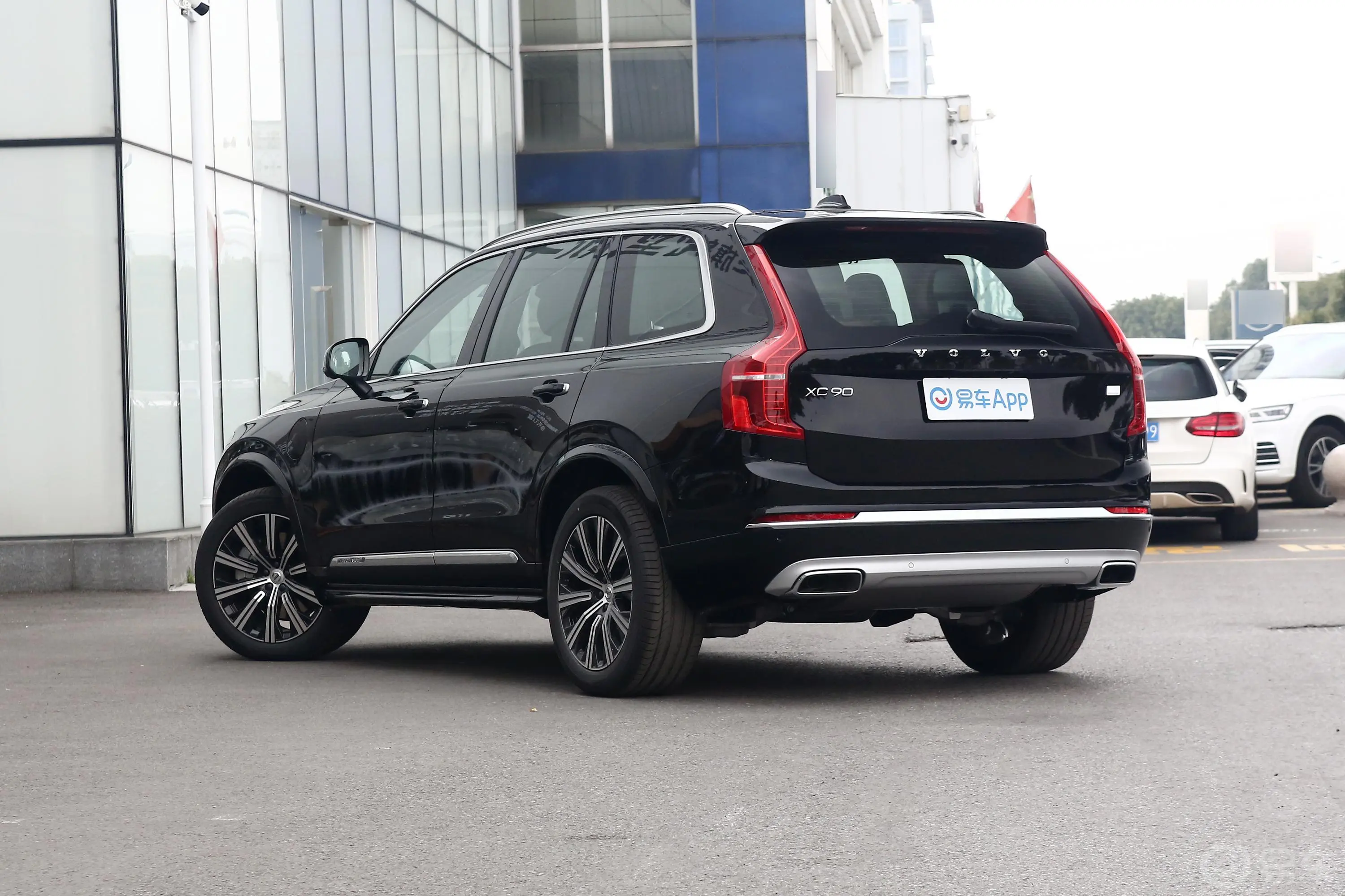 沃尔沃XC90新能源RECHARGE T8 智尊豪华版侧后45度车头向左水平