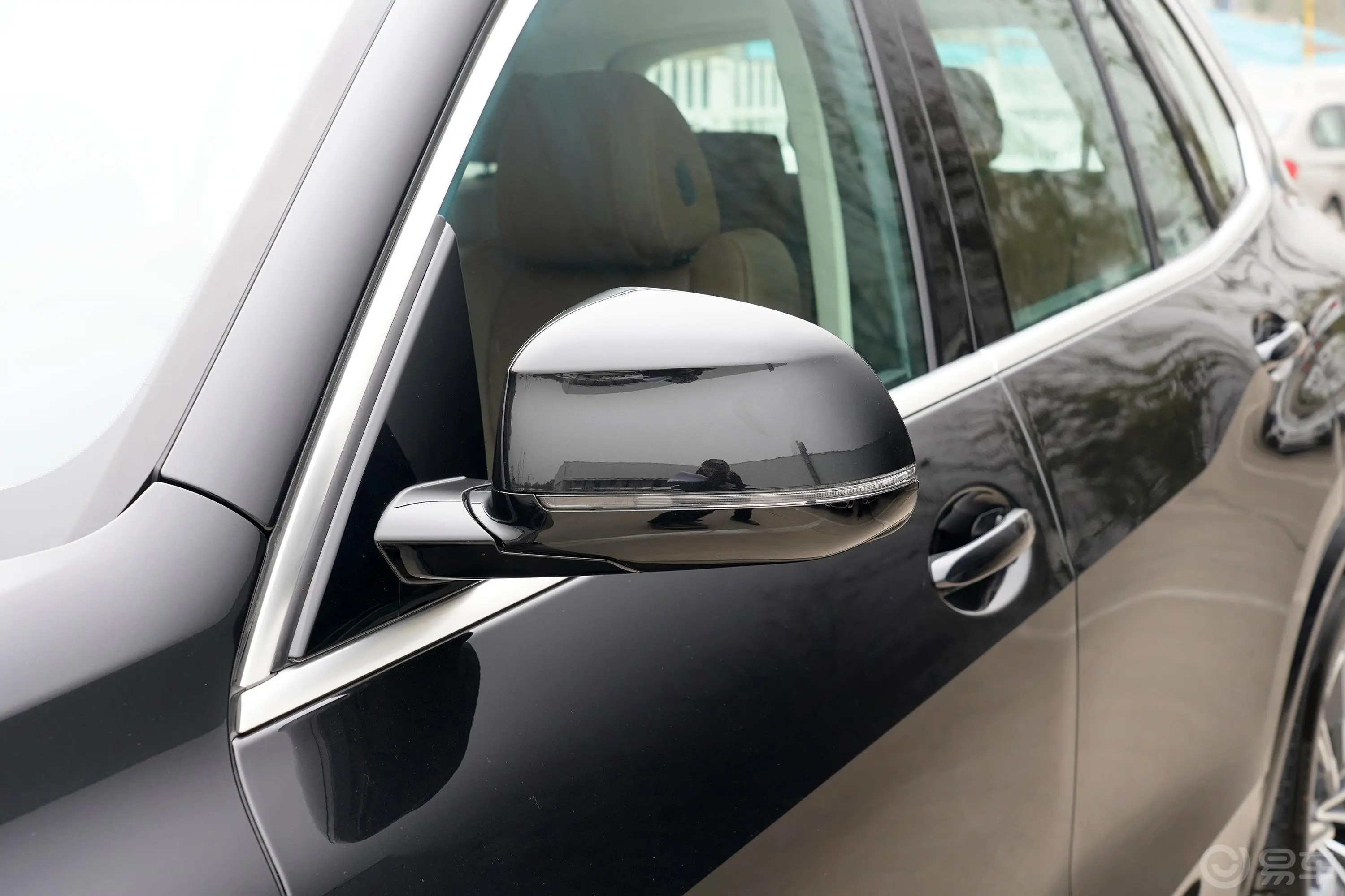 宝马X5 插电混动(进口)xDrive45e M运动套装主驾驶后视镜背面