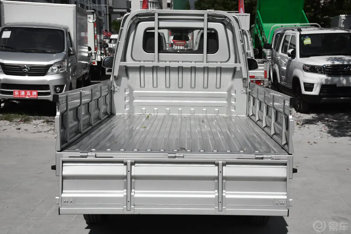 长安星卡EV单排货车标准型空间