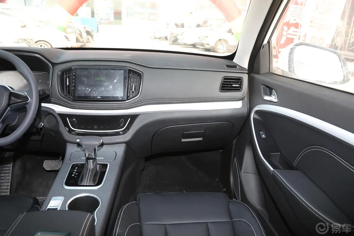 博骏改款 运动版 1.5L CVT 舒适型副驾驶位区域