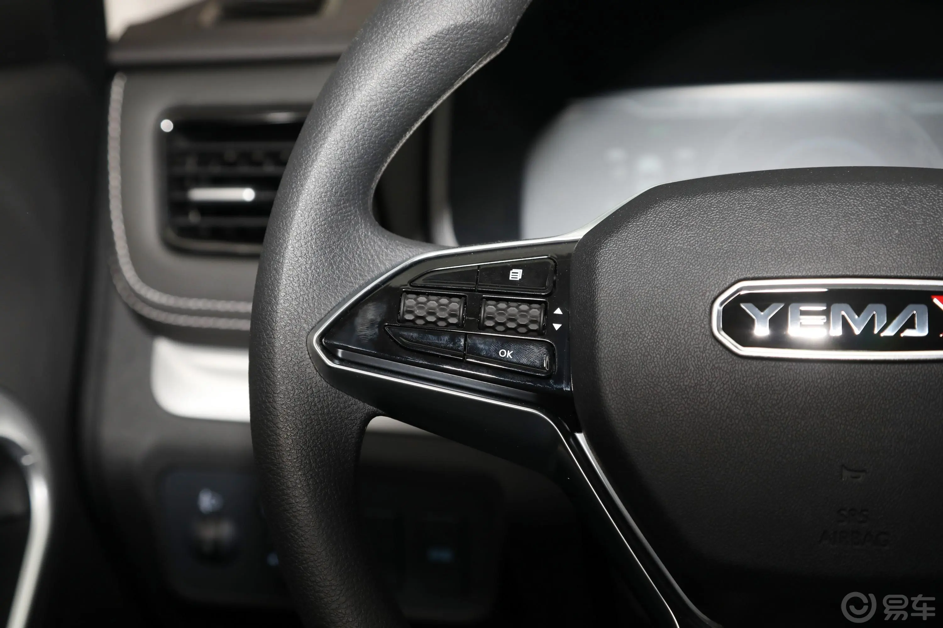 博骏改款 运动版 1.5L CVT 舒适型左侧方向盘功能按键