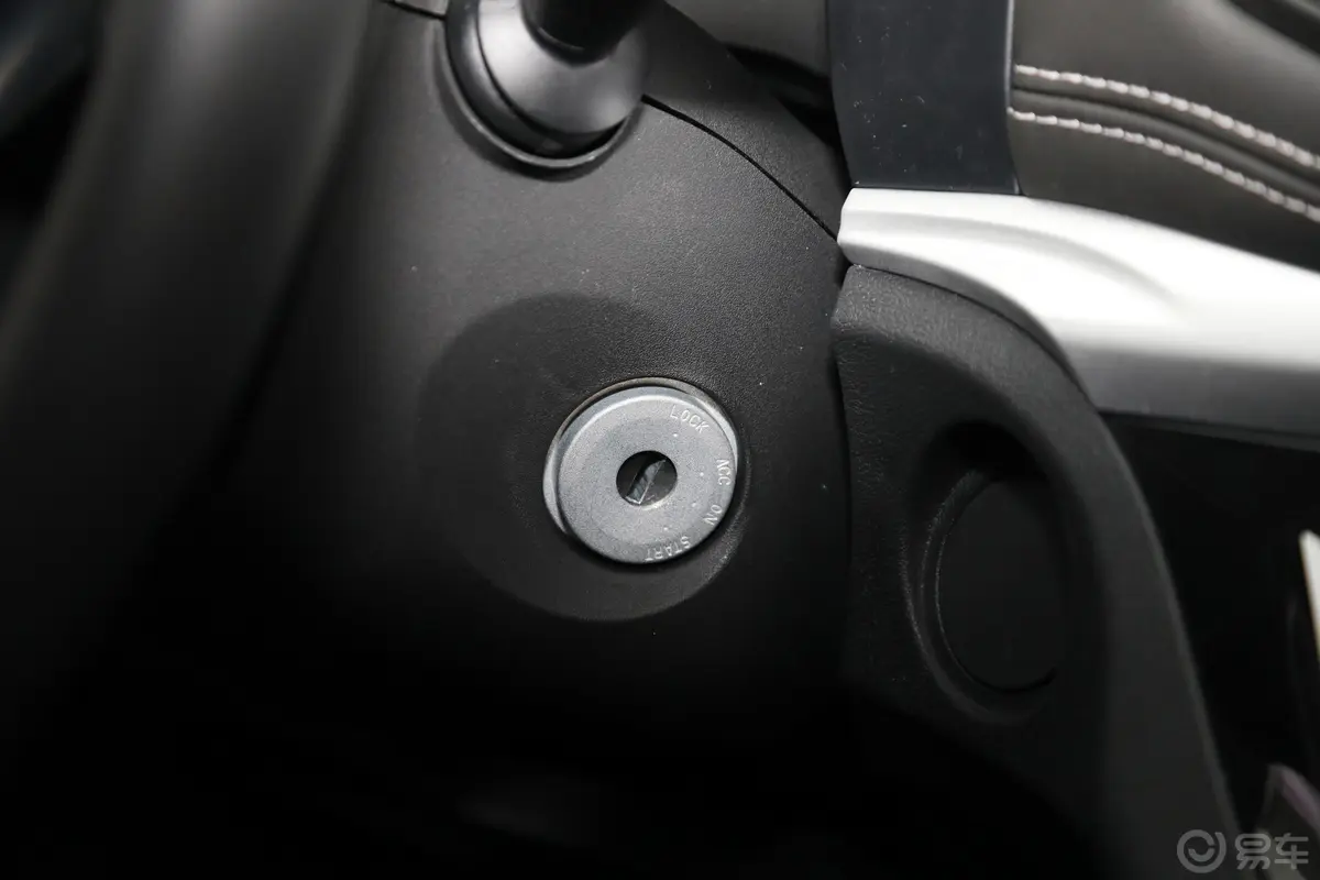 博骏改款 运动版 1.5L CVT 舒适型钥匙孔或一键启动按键
