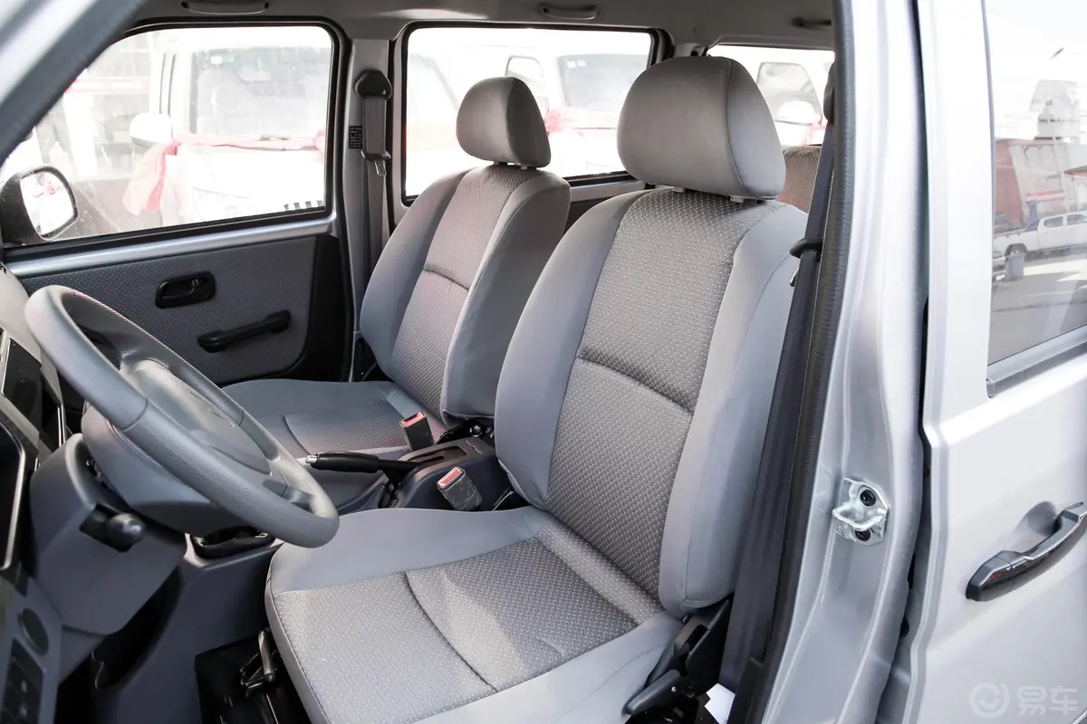 金杯小海狮X30客车 1.5L 手动 标准中央空调EPS版 5/6/7座 国VI驾驶员座椅
