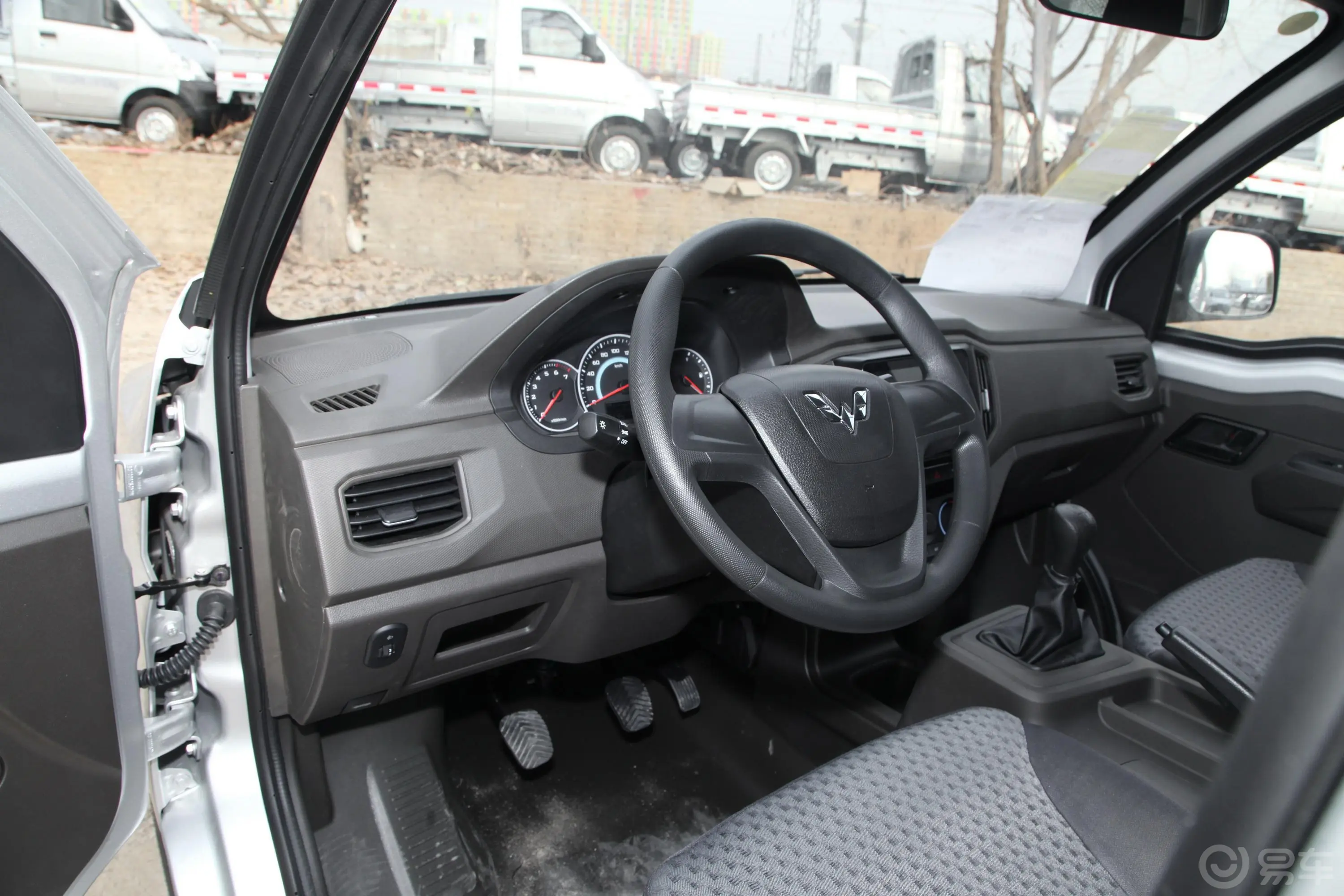 五菱荣光新卡汽车下乡版 1.5L 手动单排标准型车窗调节整体