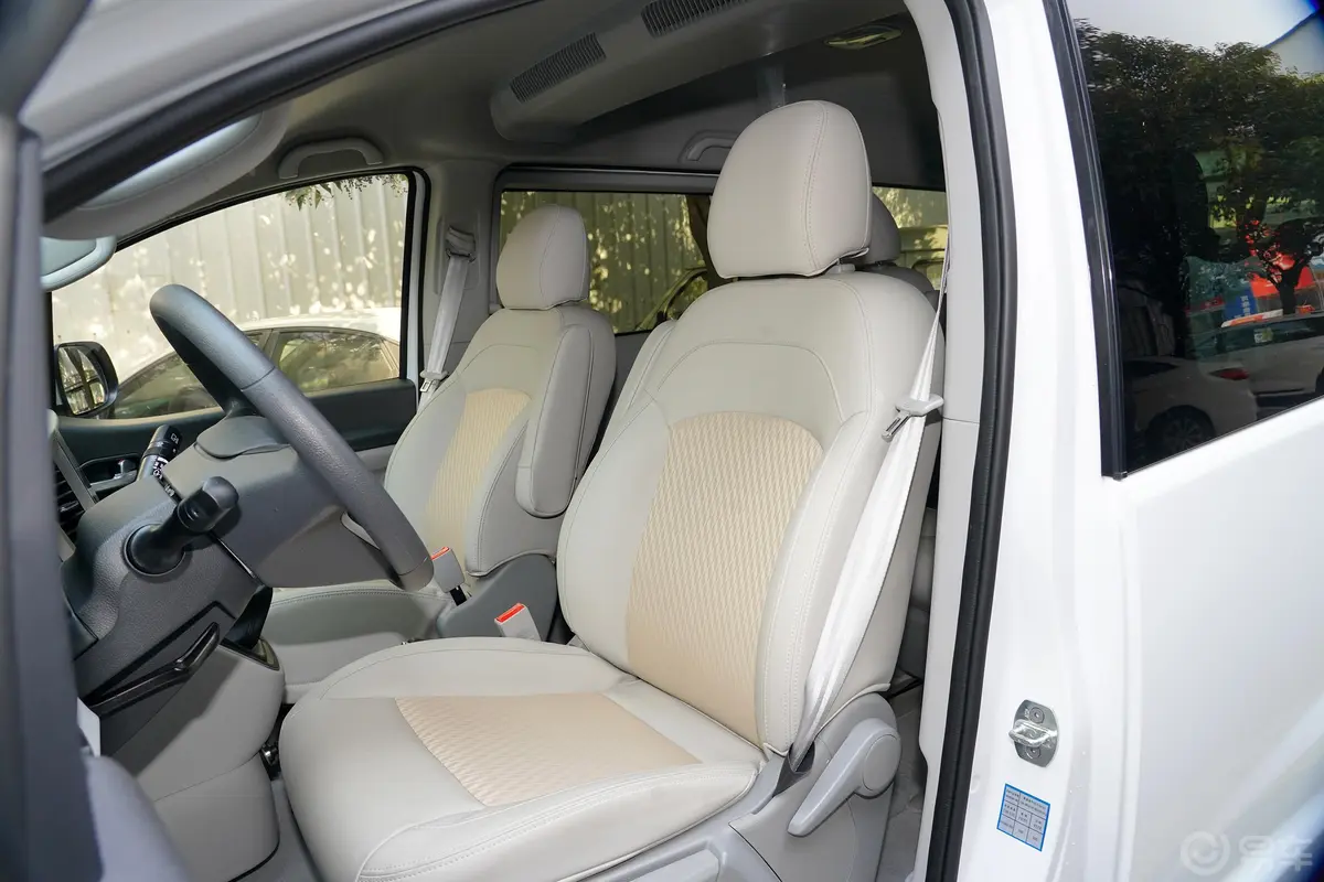 瑞风M4悦享系列 2.0L 手动 舒适型 汽油 国VI驾驶员座椅