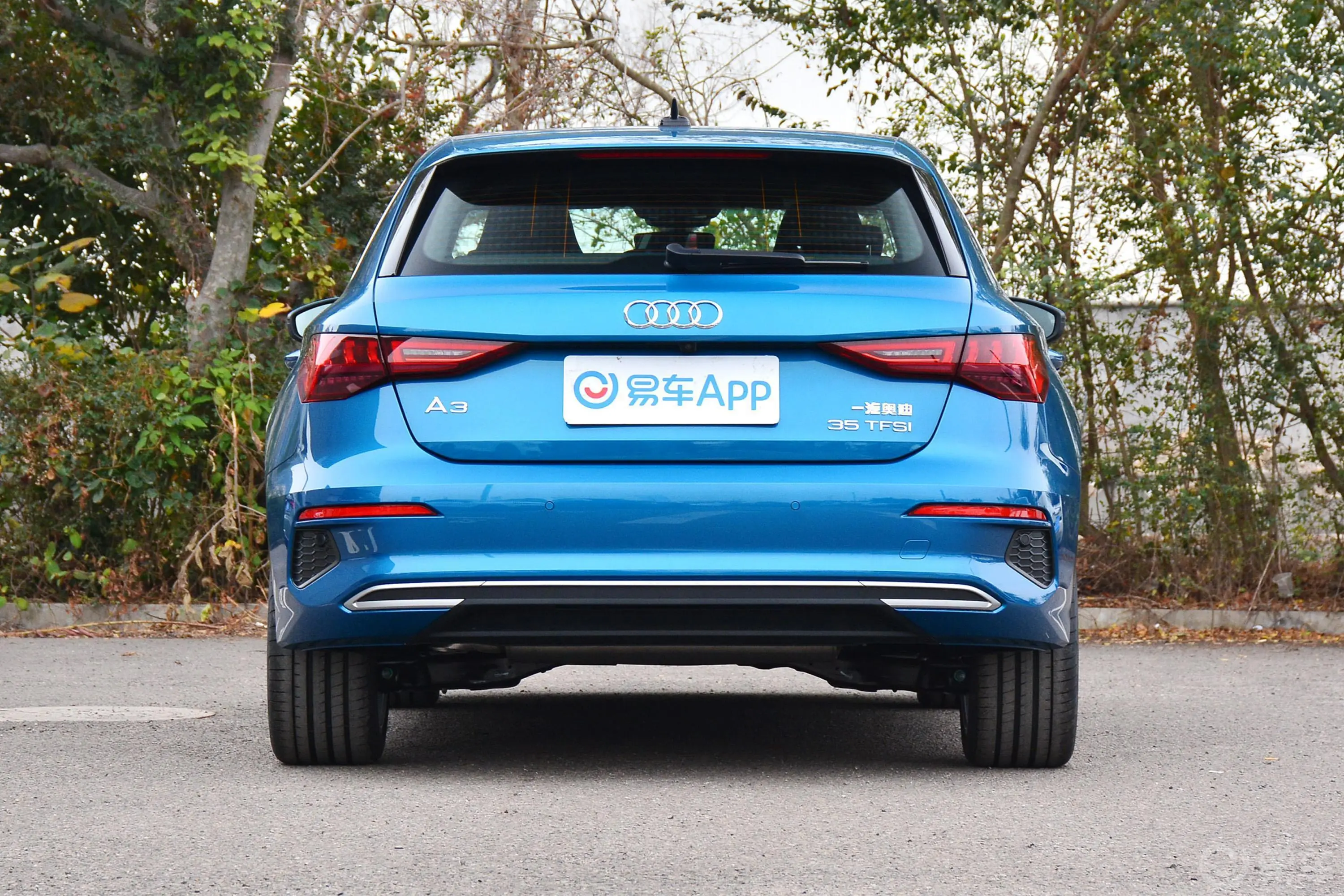 奥迪A3Sportback 35 TFSI 时尚致雅型正后水平