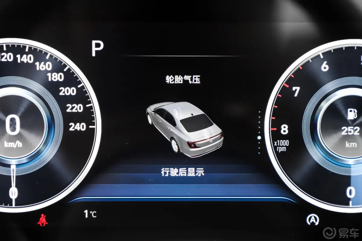 名图1.8L CVT 尊贵版LUX主驾驶位