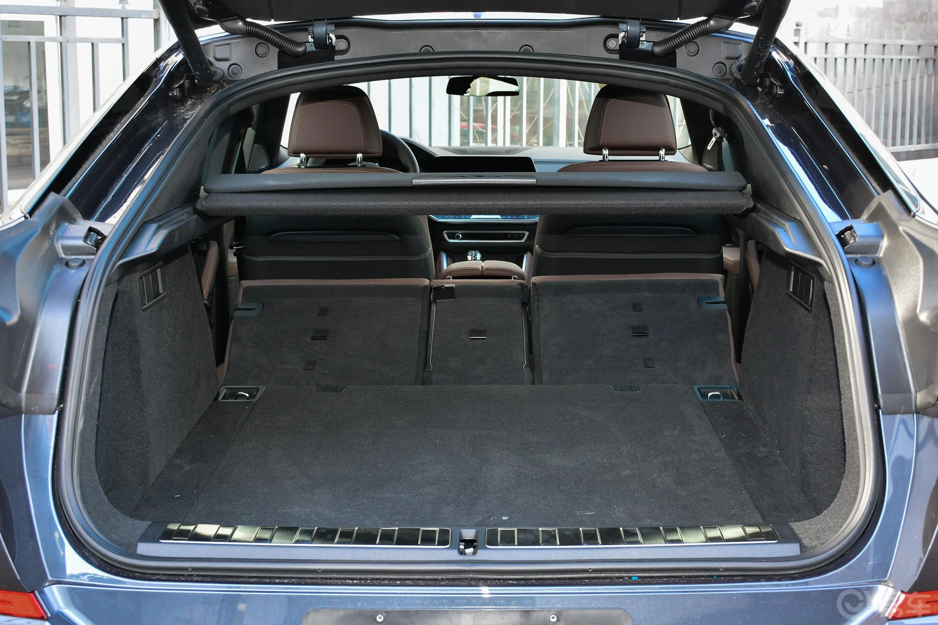 宝马X6xDrive40i 尊享型 M运动套装空间