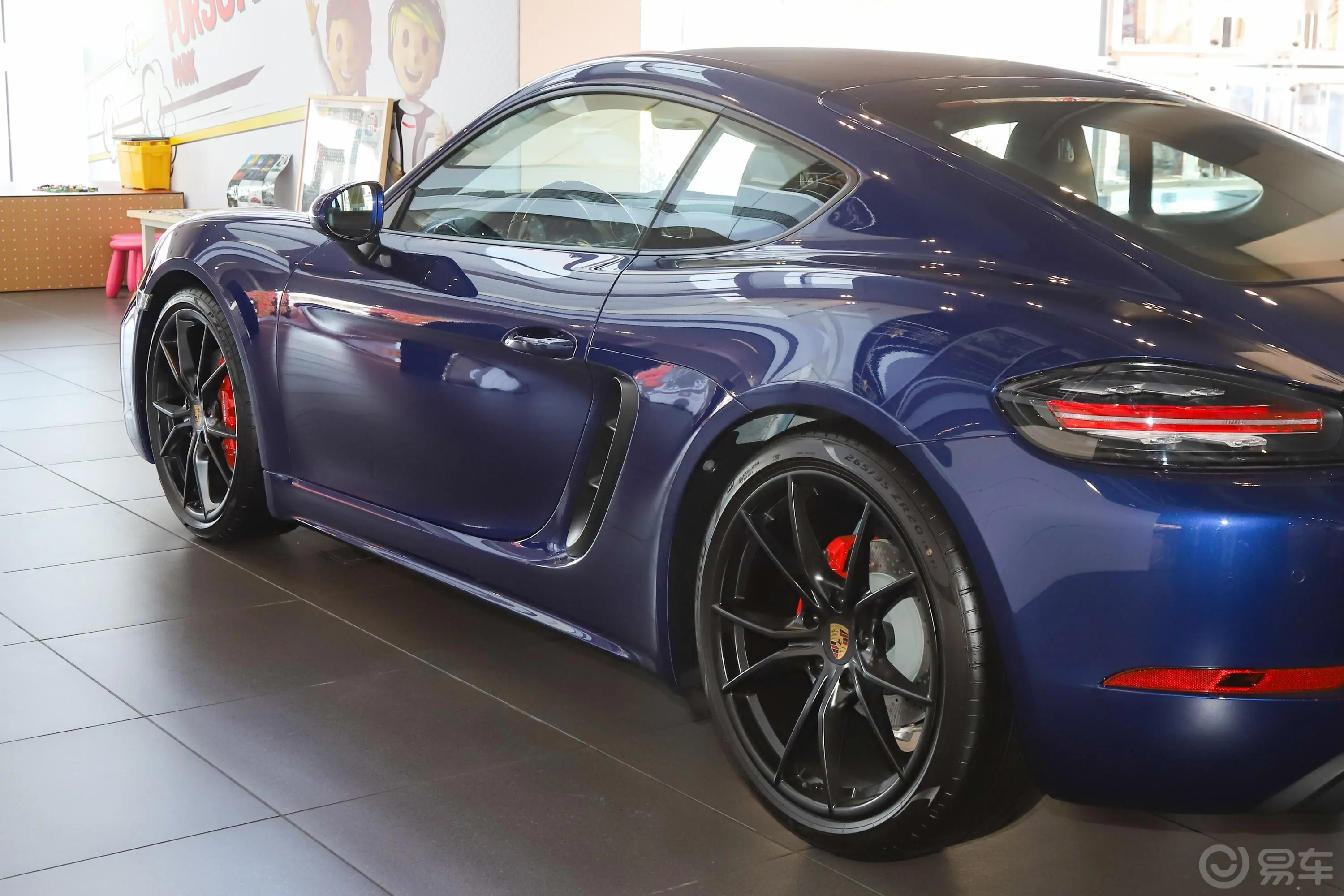 保时捷718Cayman S 2.5T外观