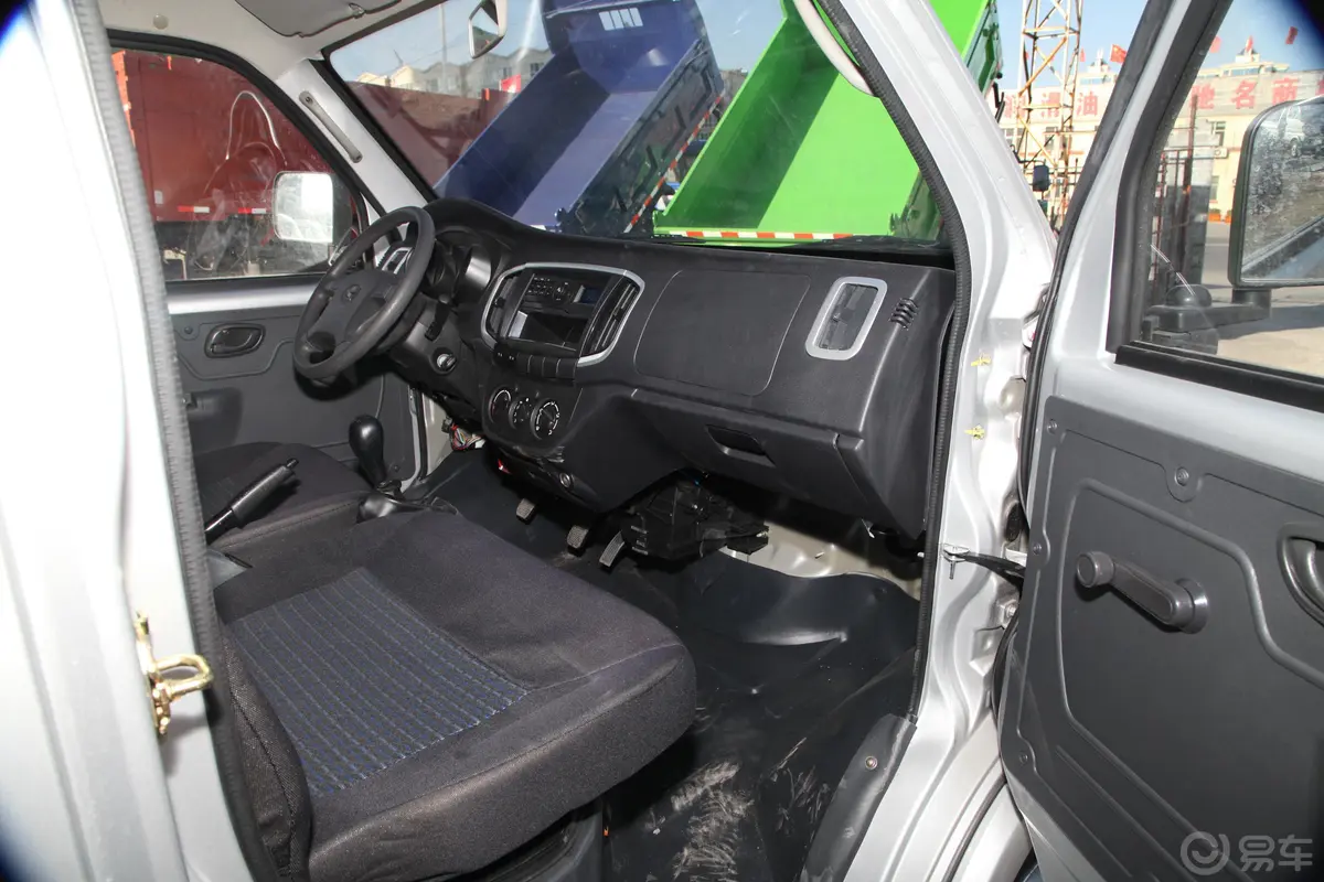 福瑞达K21轻卡 1.5L 手动 单排厢货 标准型内饰全景副驾驶员方向