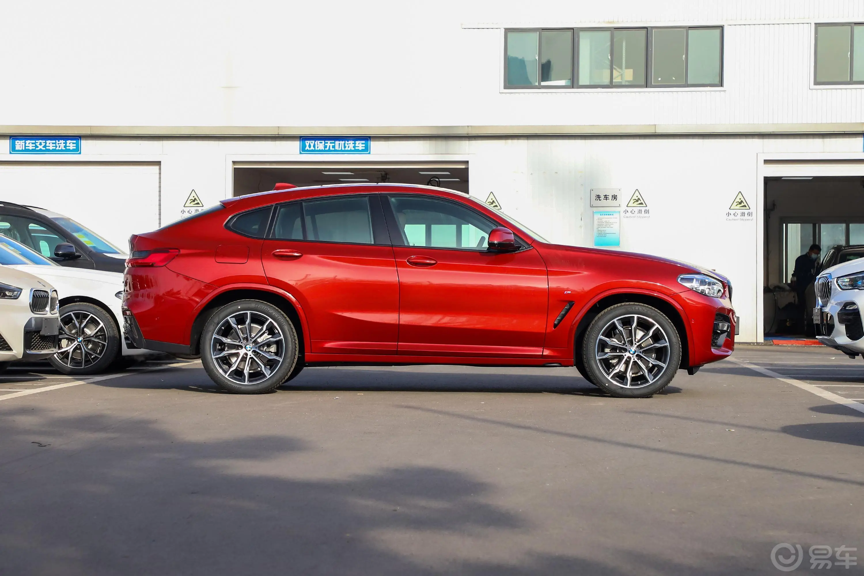 宝马X4xDrive 25i M运动曜夜套装外观