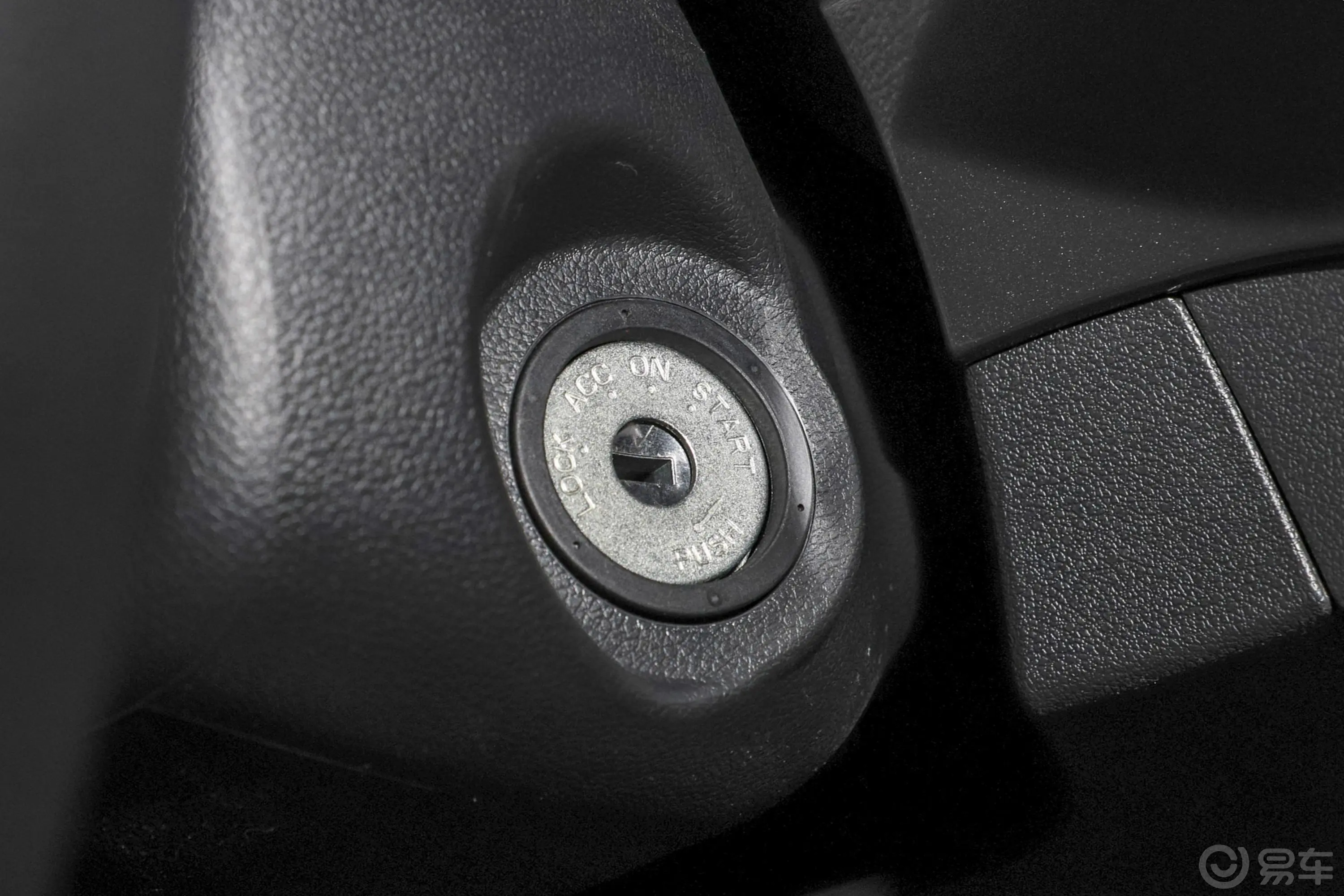 风骏52.0T 手动 大双 四驱 超惠型 柴油钥匙孔或一键启动按键