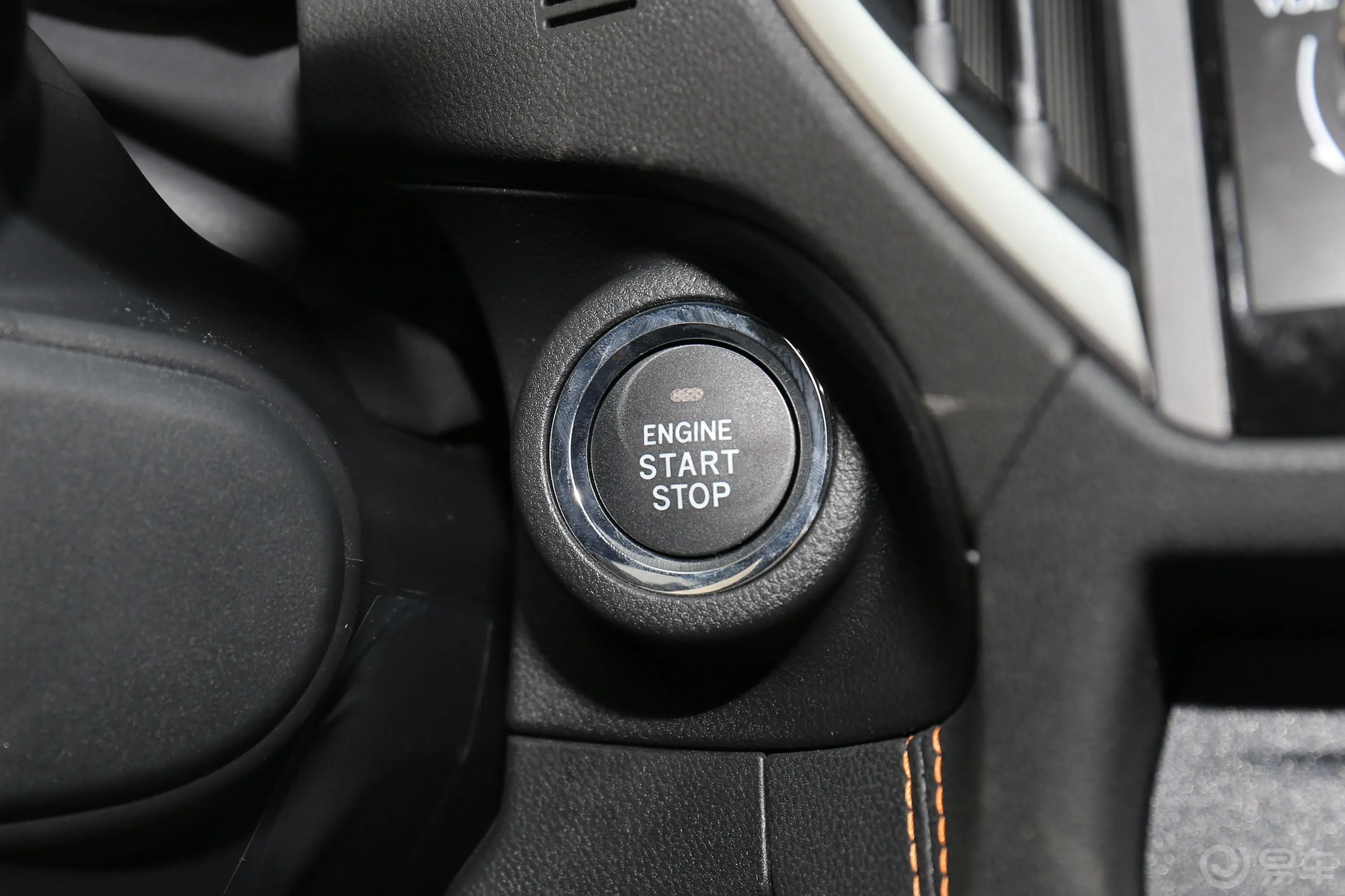 斯巴鲁XV2.0i 豪华版EyeSight钥匙孔或一键启动按键