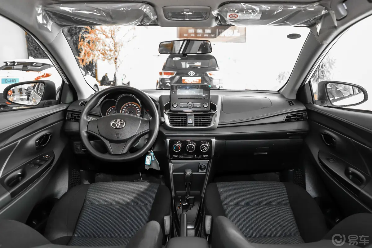 YARiS L 致享1.5 CVT 领先版内饰全景正拍