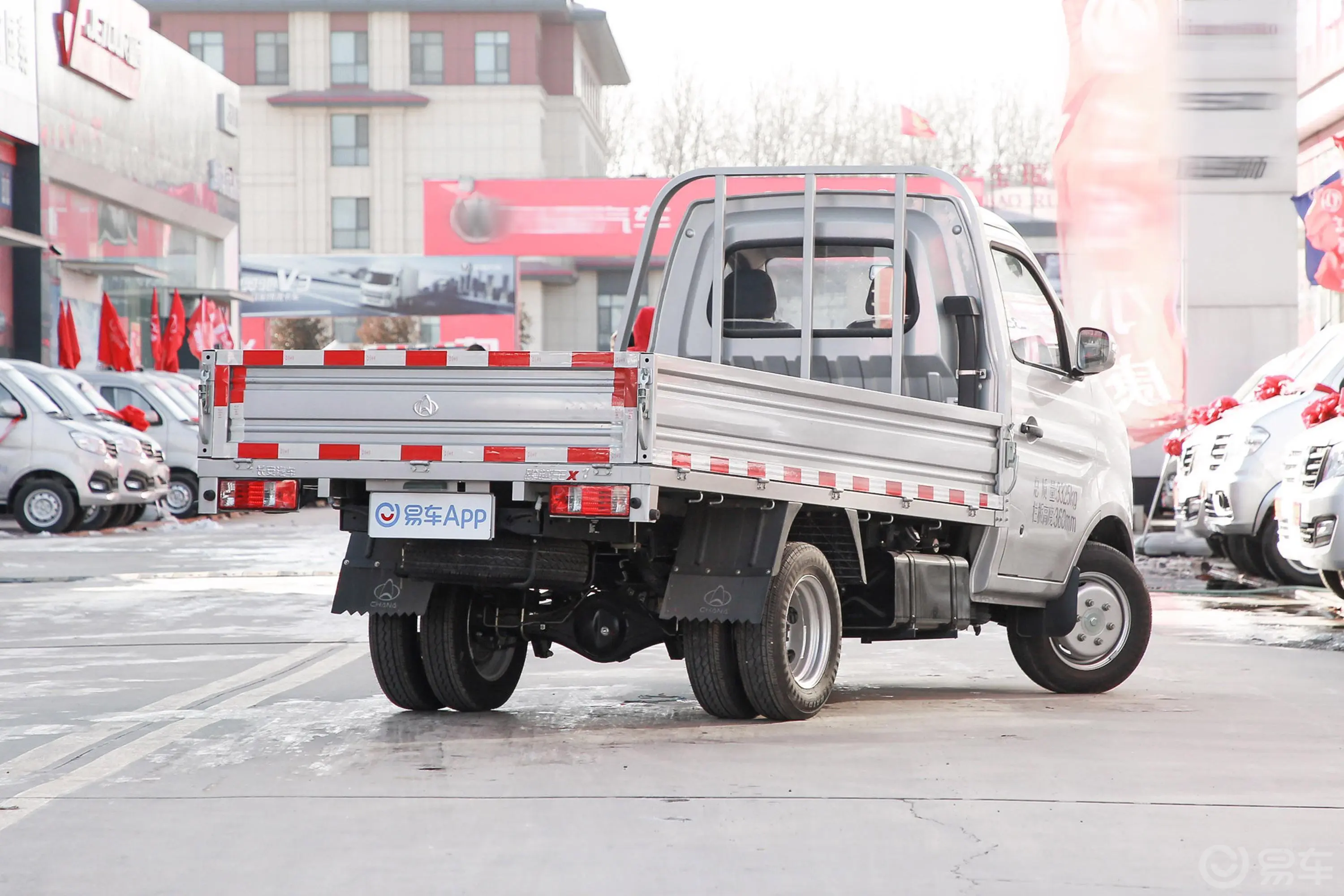 跨越王X1载货汽车N1 1.2L 单排双后轮 舒适版 SC1034XDD6B2 汽油 国VI侧后45度车头向右水平