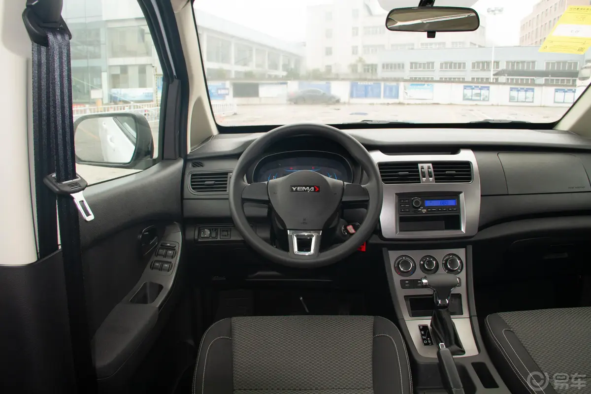斯派卡改款 1.5L CVT 舒适型驾驶位区域
