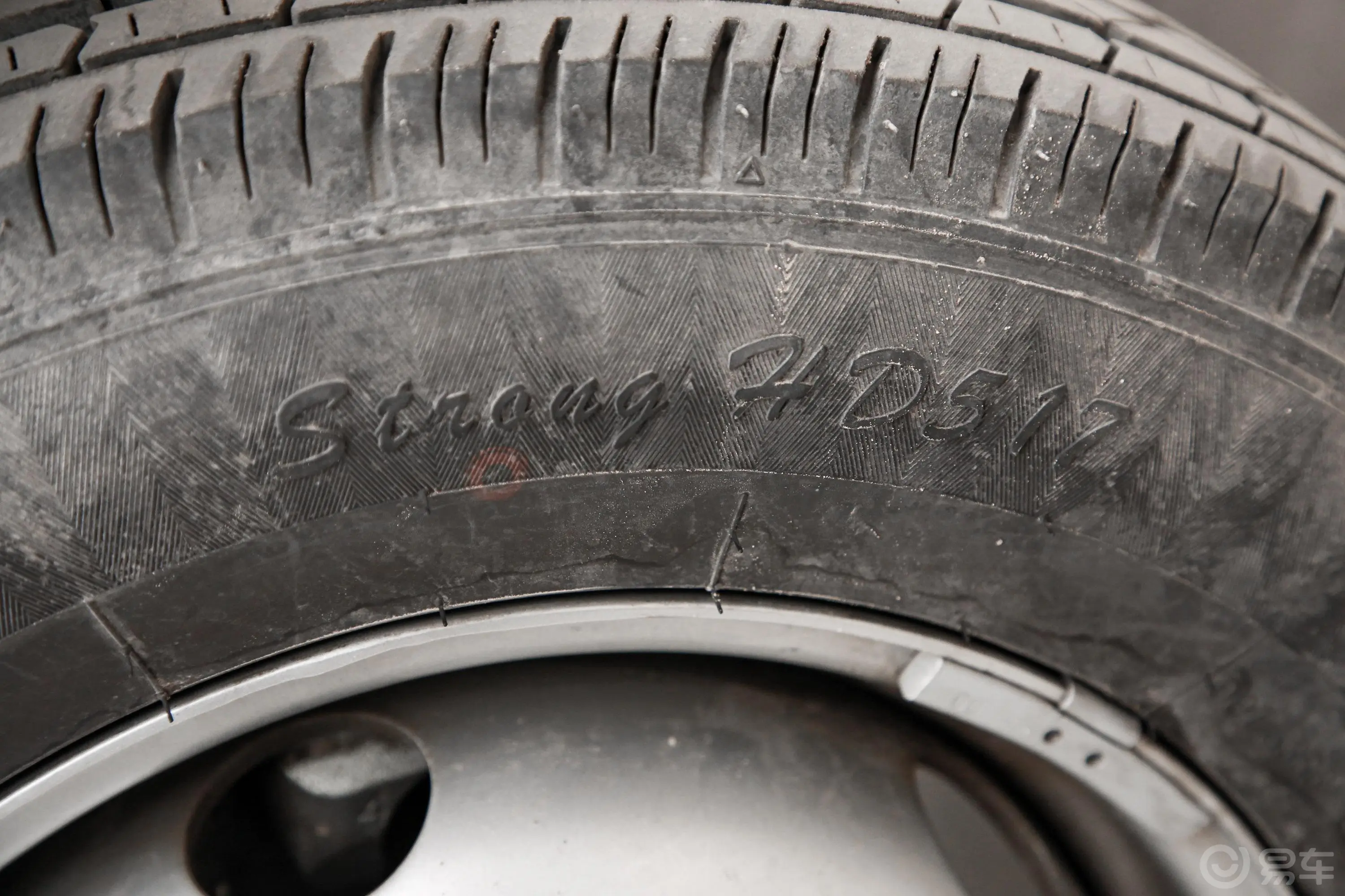 跨越王X1载货汽车N1 1.2L 双排双后轮 舒适版(5.62米) SC1034XAS6B2 汽油 国VI外观