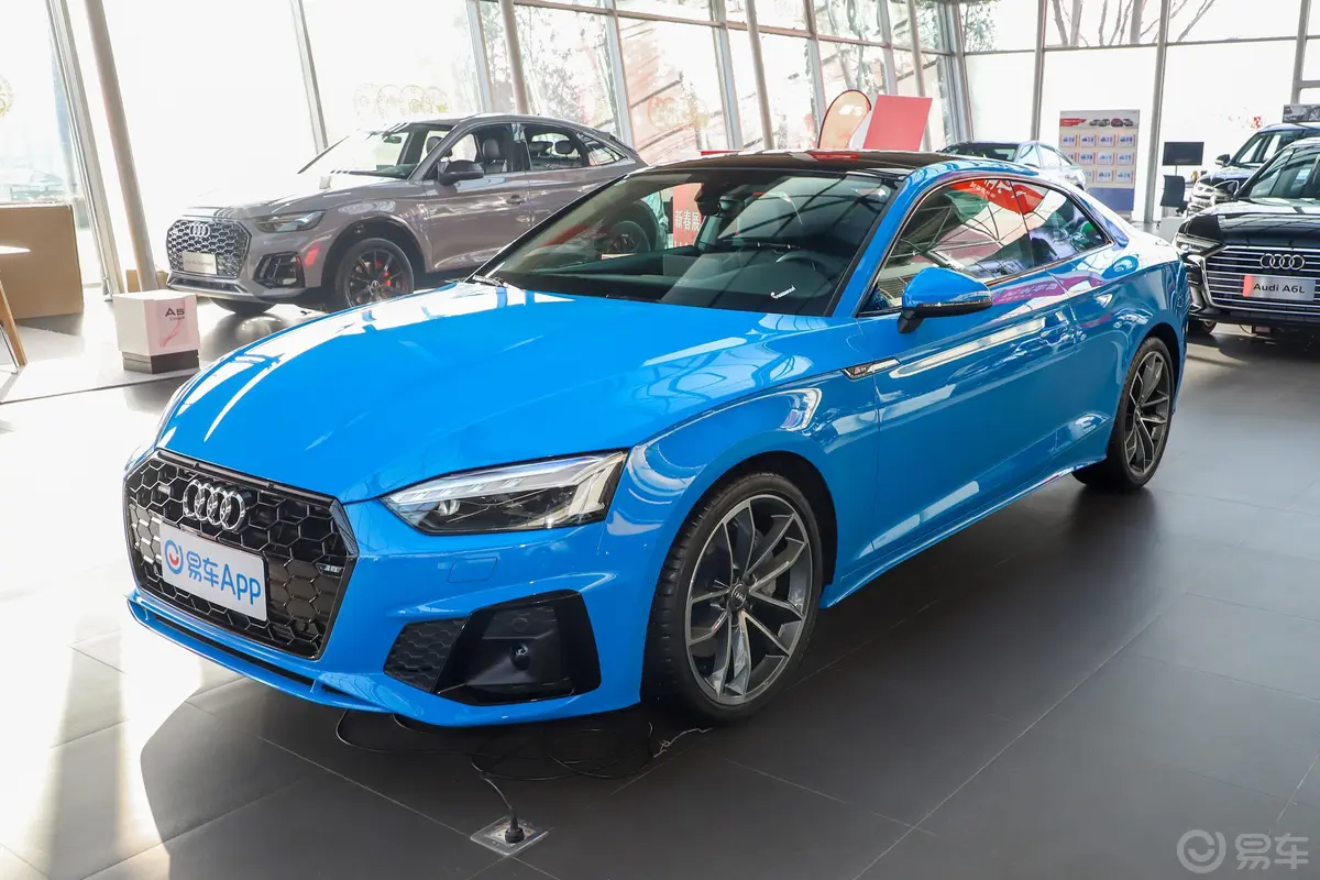 奥迪A5Coupe 45TFSI quattro 臻选动感型侧前45度车头向左水平