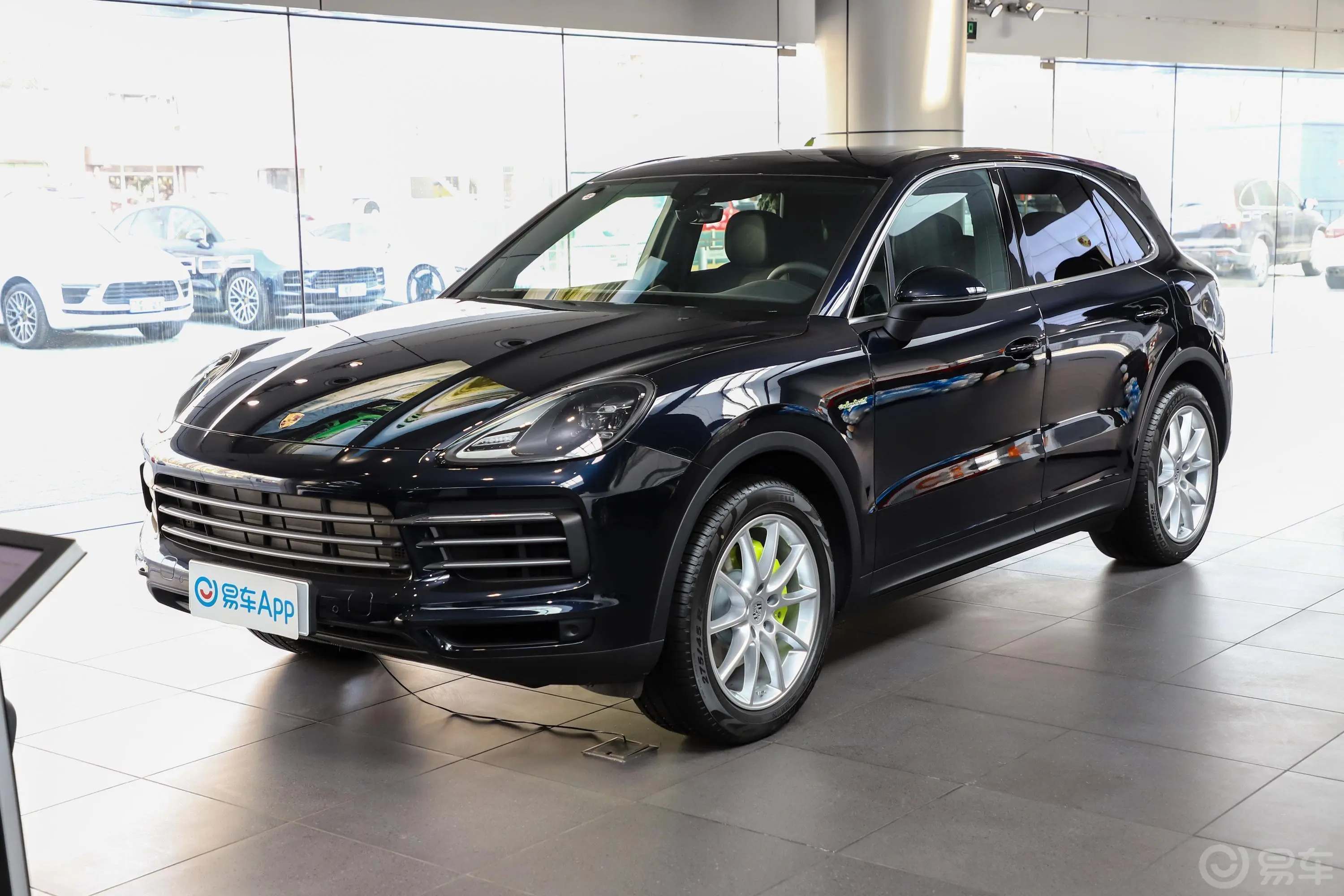 Cayenne E-HybridCayenne E-Hybrid 2.0T侧前45度车头向左水平