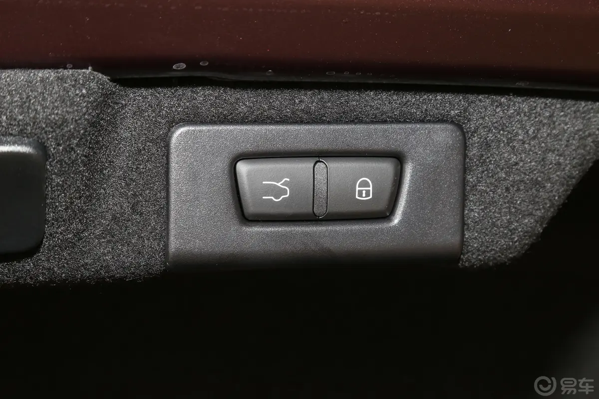 Quattroporte3.0T 标准版电动尾门按键（手动扶手）