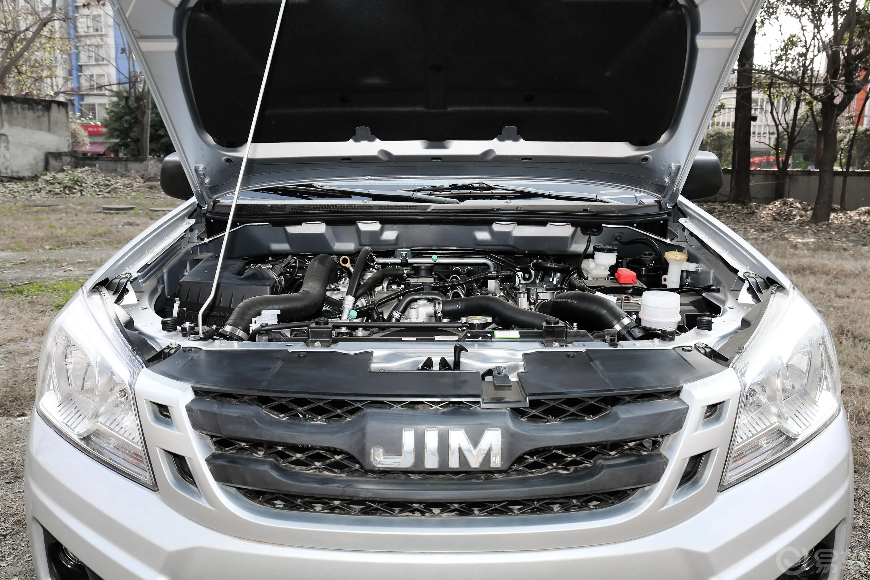 瑞迈2.8T 手动 四驱 加长舒适版 柴油发动机舱整体
