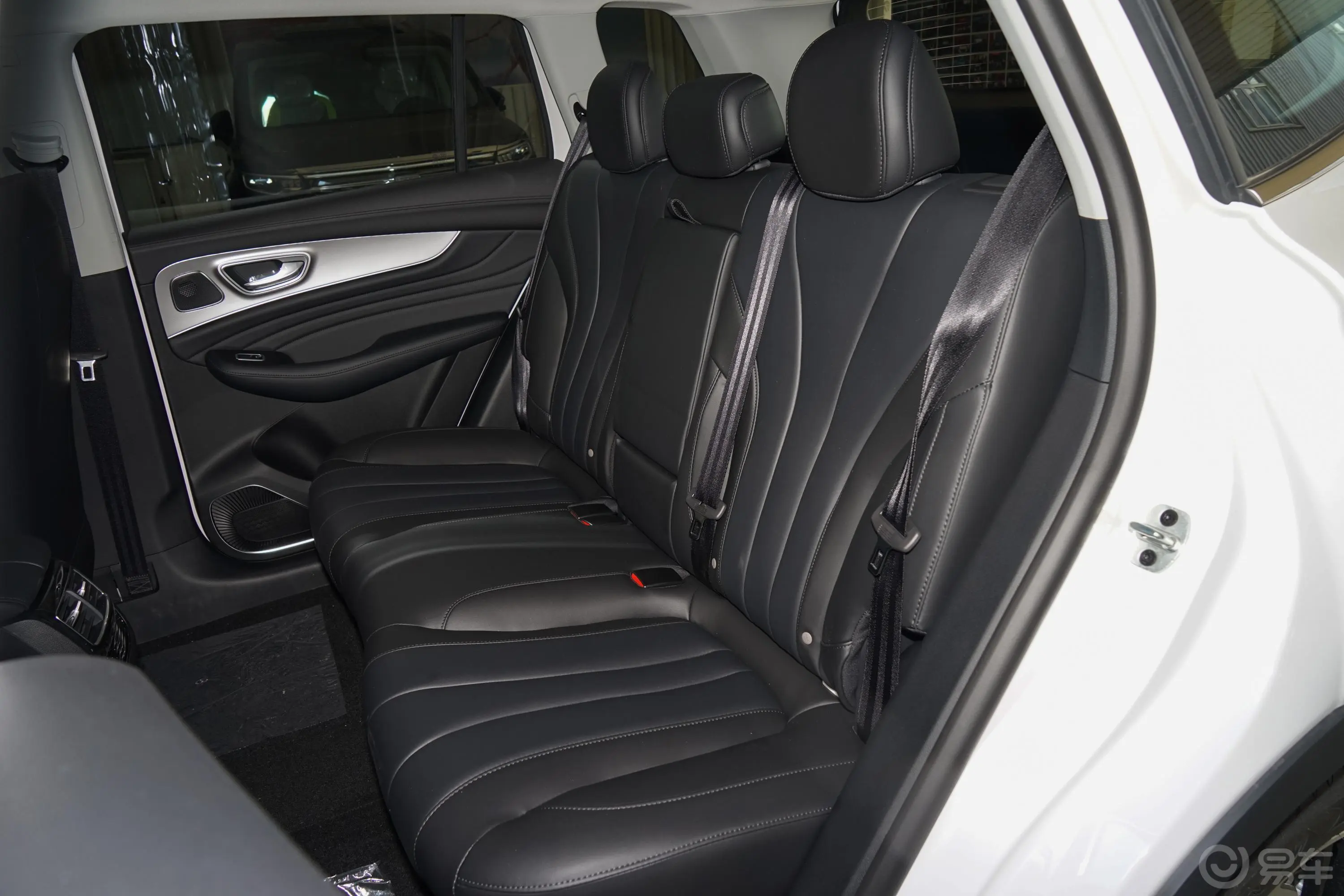 荣威RX5 MAXSupreme系列 1.5T 手自一体 两驱 豪华座舱版后排座椅
