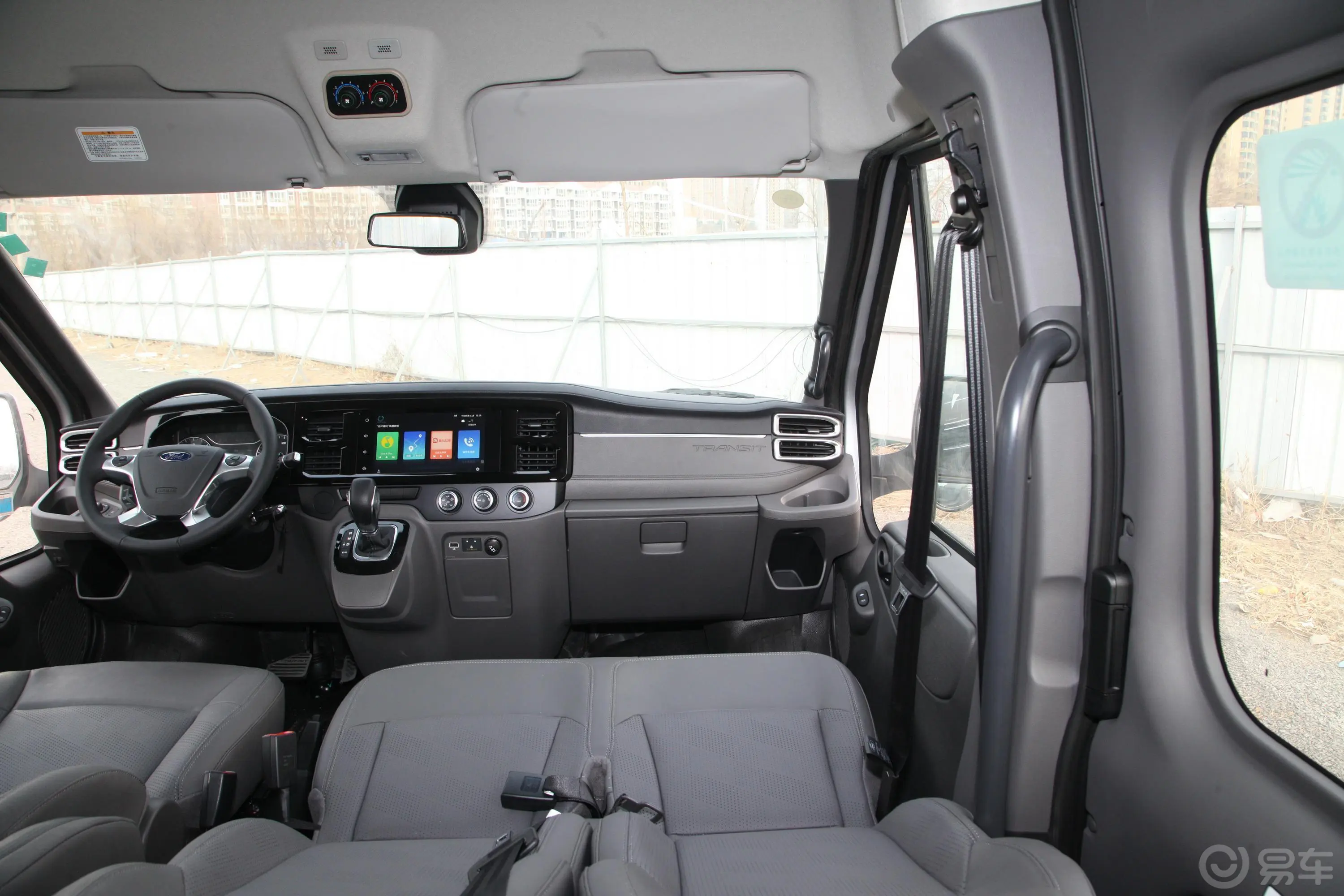 新世代全顺Pro 2.2T AMT 长轴中顶 豪华版客车(包) 15座 柴油 国VI副驾驶位区域